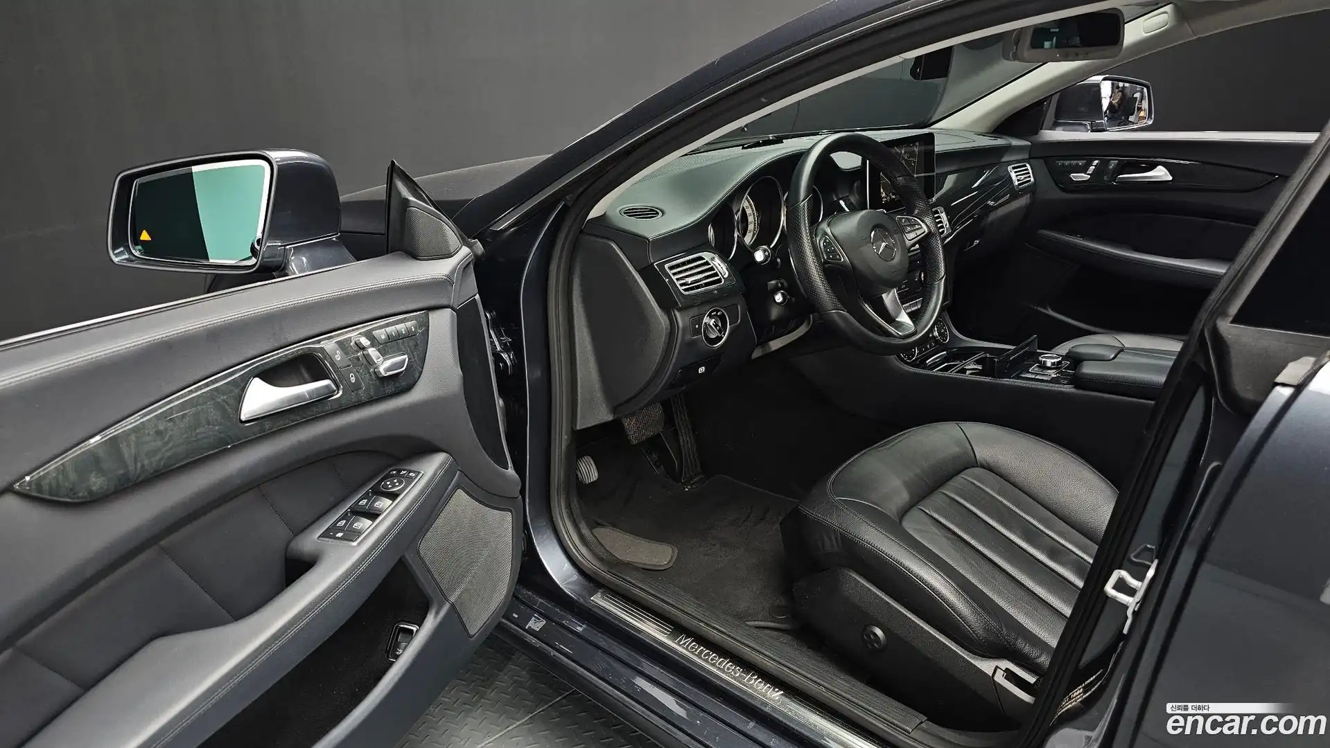 CLS-Class Mercedes-Benz 2015.10-OPTION-015