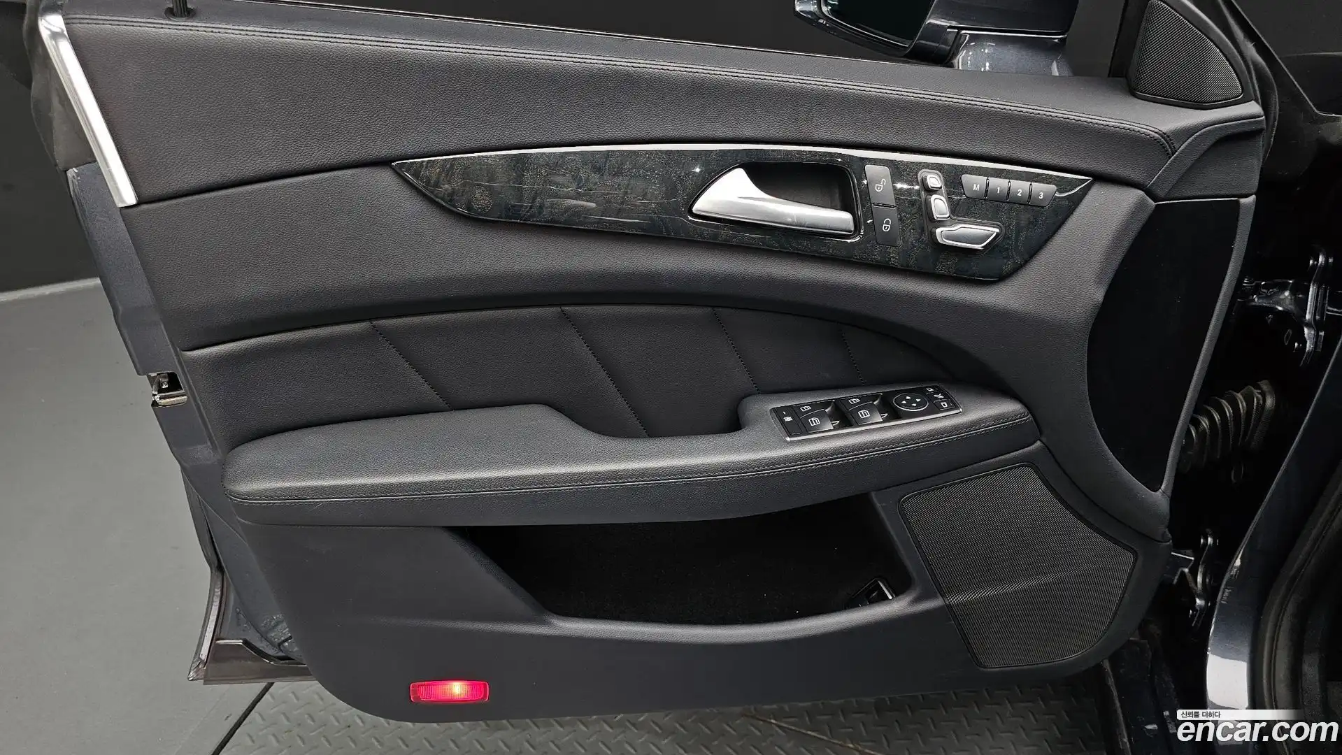 CLS-Class Mercedes-Benz 2015.10-INNER-034