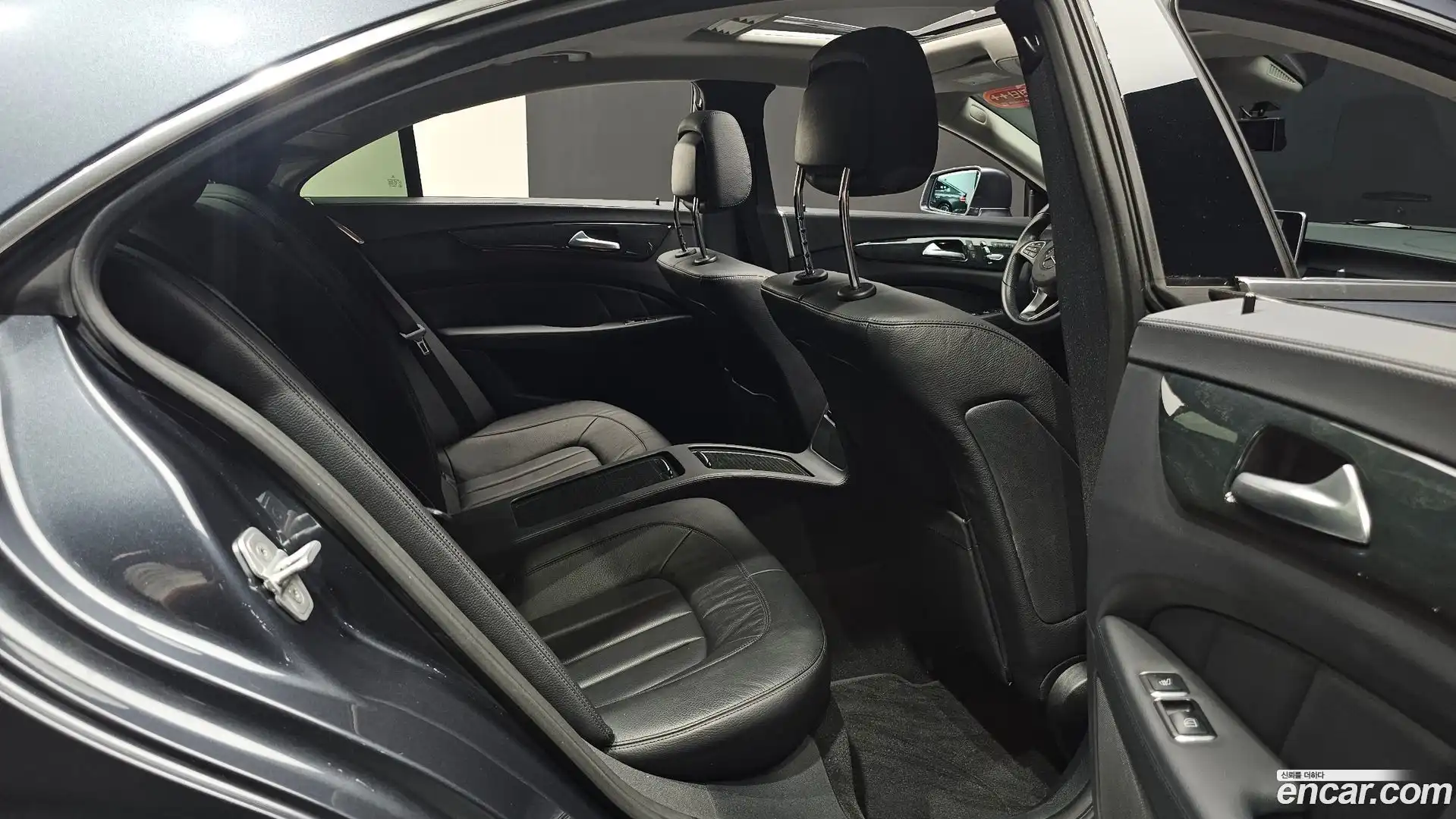 CLS-Class Mercedes-Benz 2015.10-INNER-036