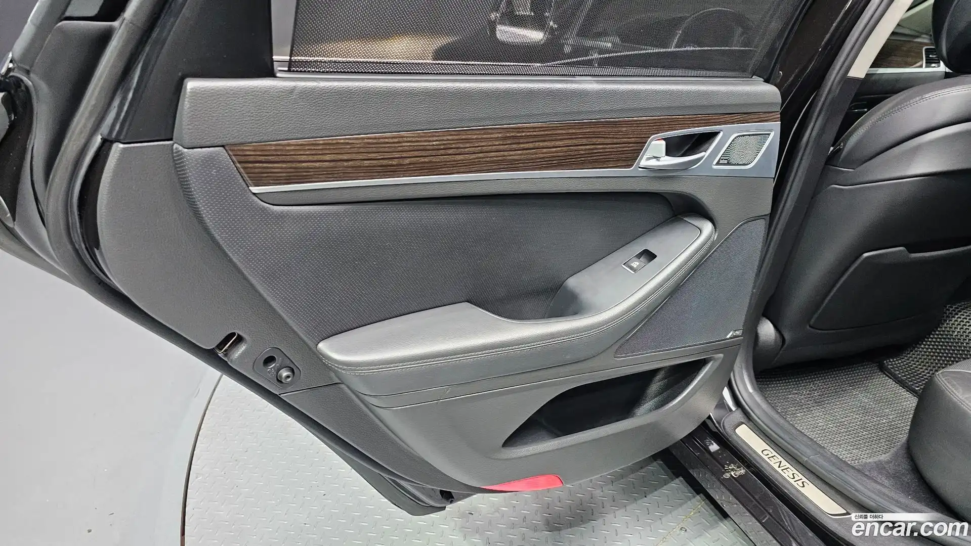 G80 Genesis 2017.7-INNER-035