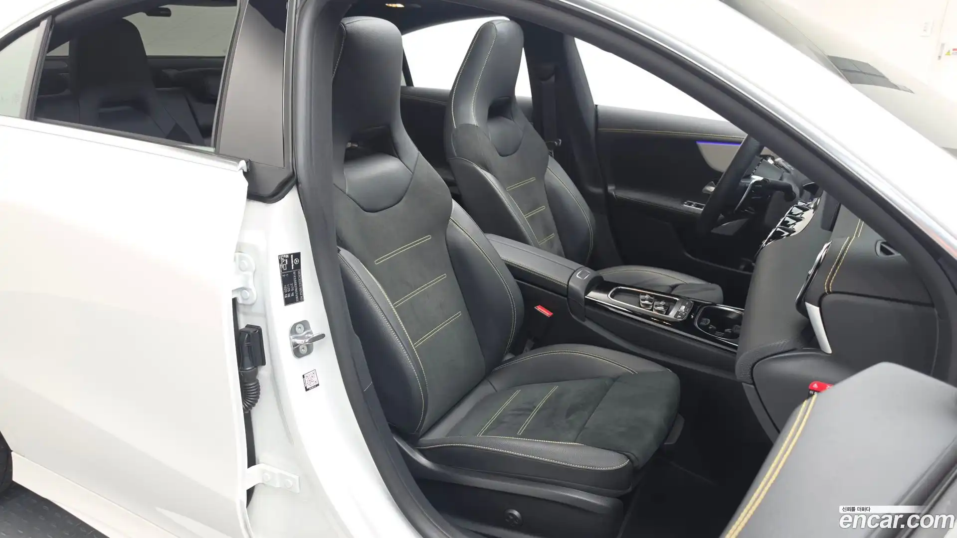 CLA-Class Mercedes-Benz 2025.8-INNER-036