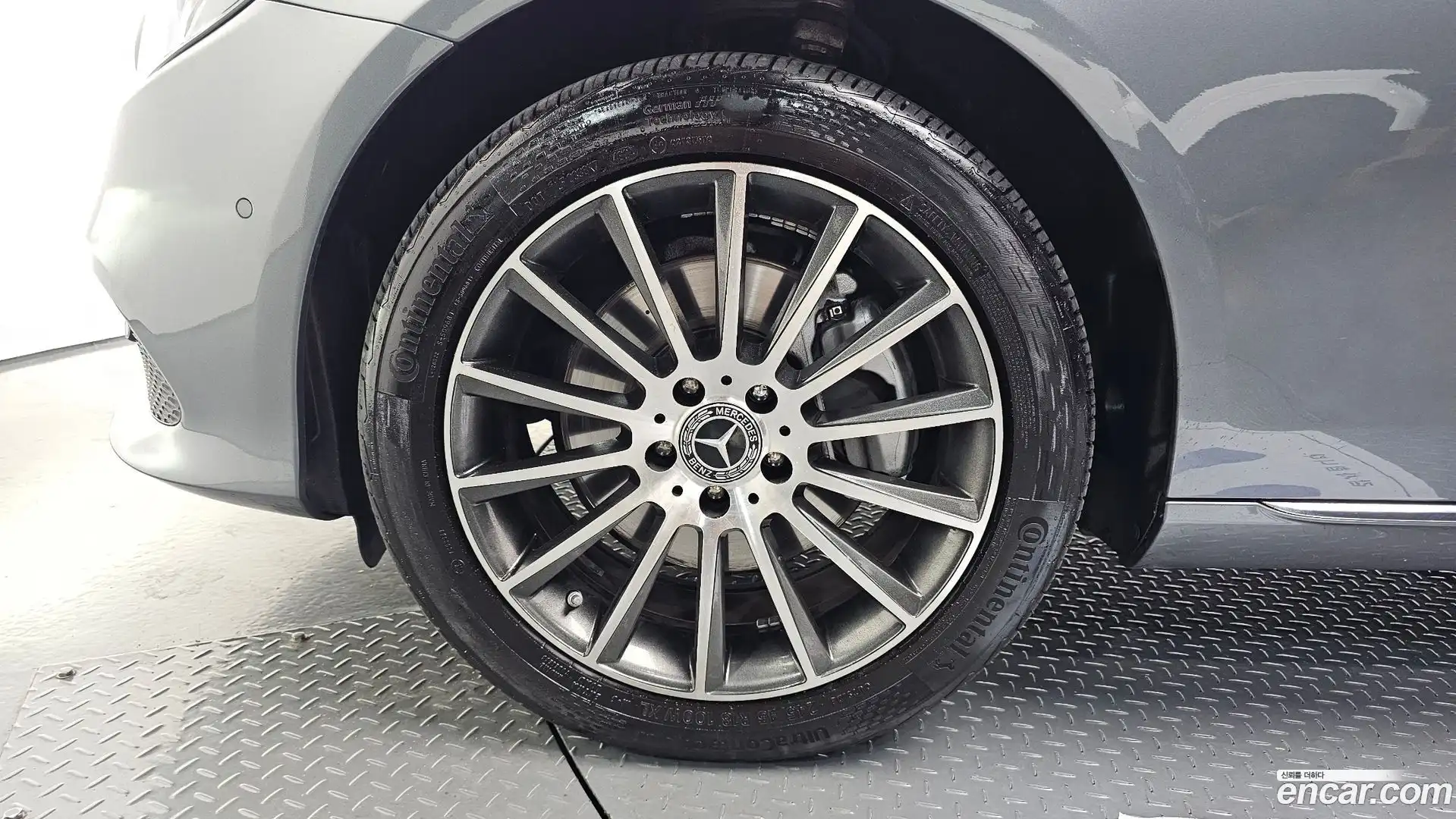 E-Class Mercedes-Benz 2017.11-OUTER-005