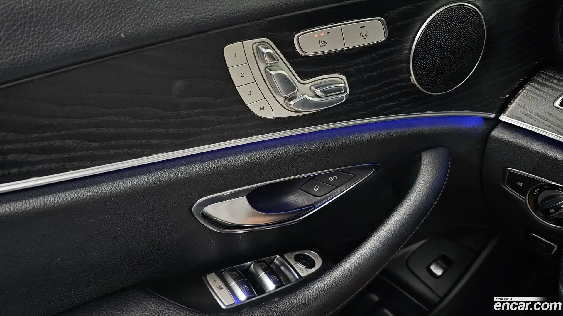 E-Class Mercedes-Benz 2017.11-OPTION-020