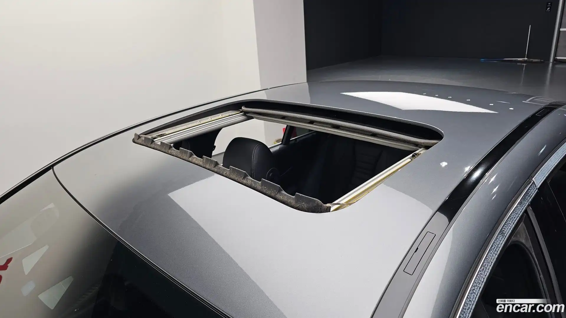 E-Class Mercedes-Benz 2017.11-OPTION-024