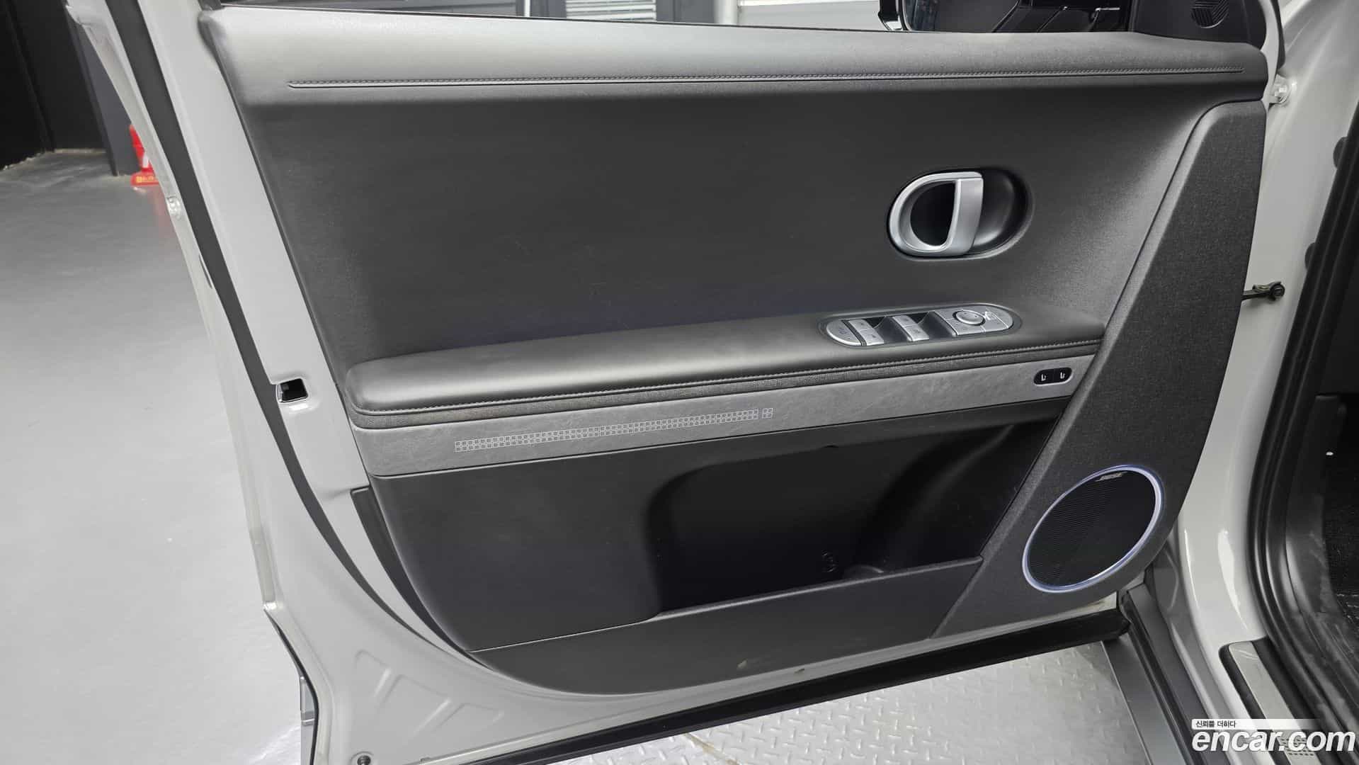 Ioniq5 Hyundai 2022.2-INNER-034
