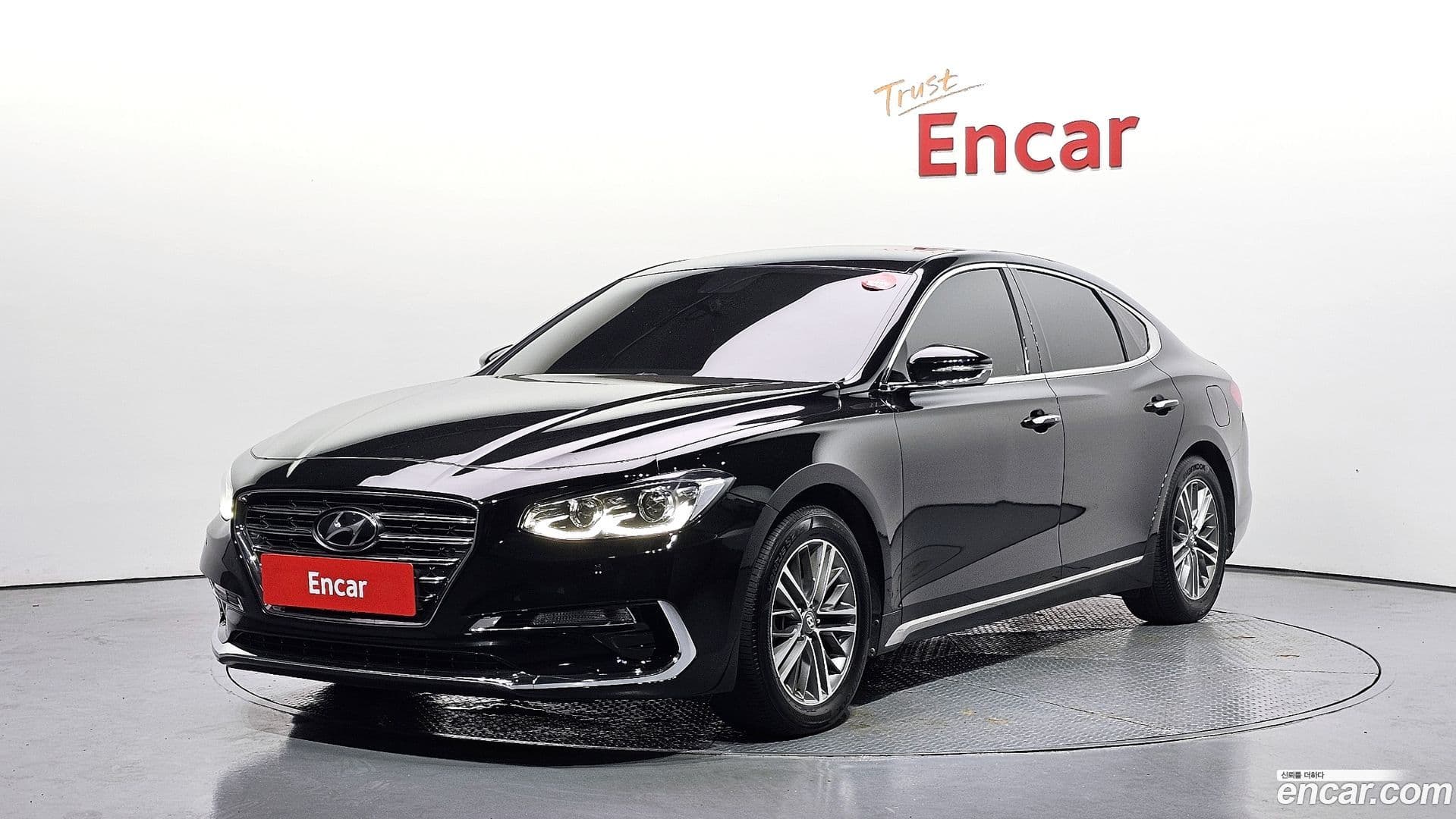 Main__Slider__Photo:Grandeur Hyundai 2019.4-0