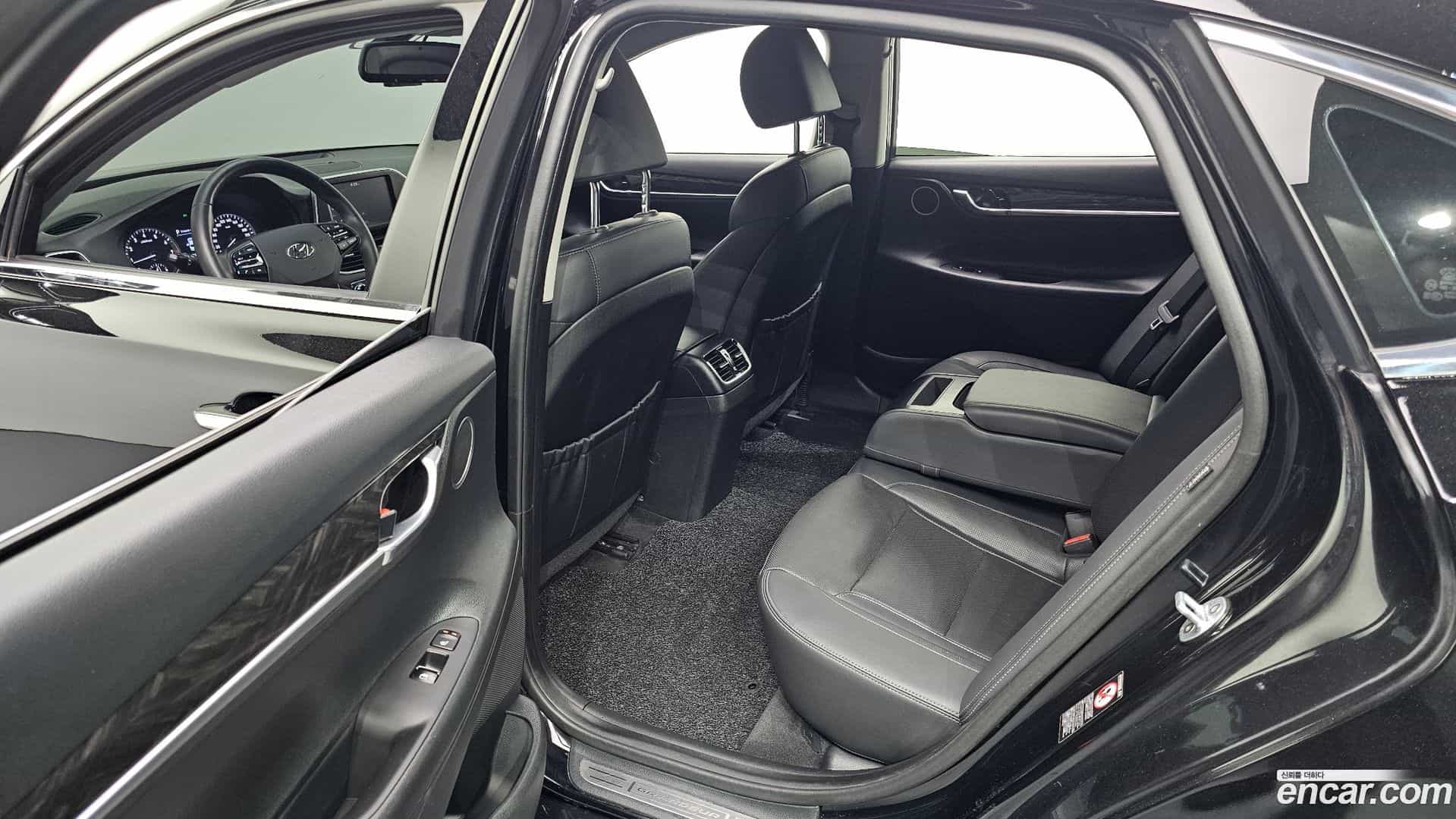 Grandeur Hyundai 2019.4-OPTION-016