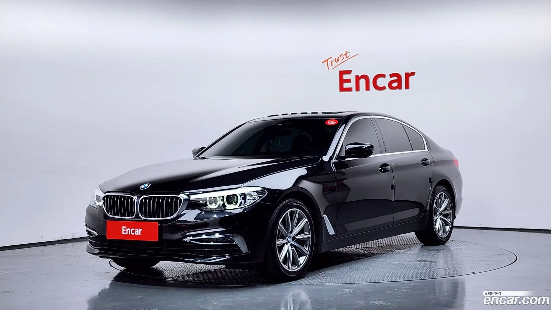 Main__Slider__Photo:5-Series BMW 2019.5-0