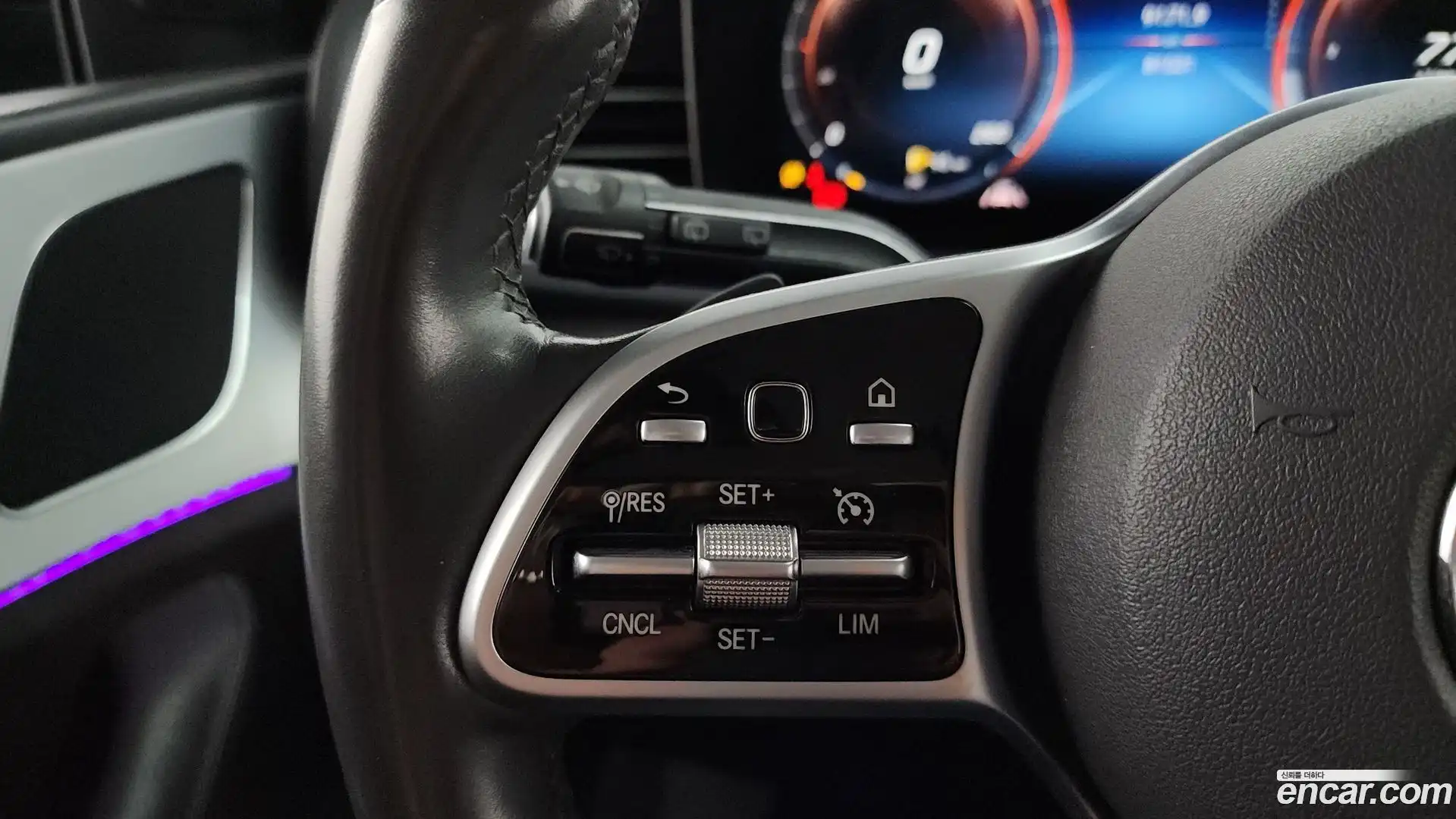 GLE-Class Mercedes-Benz 2020.11-OPTION-020