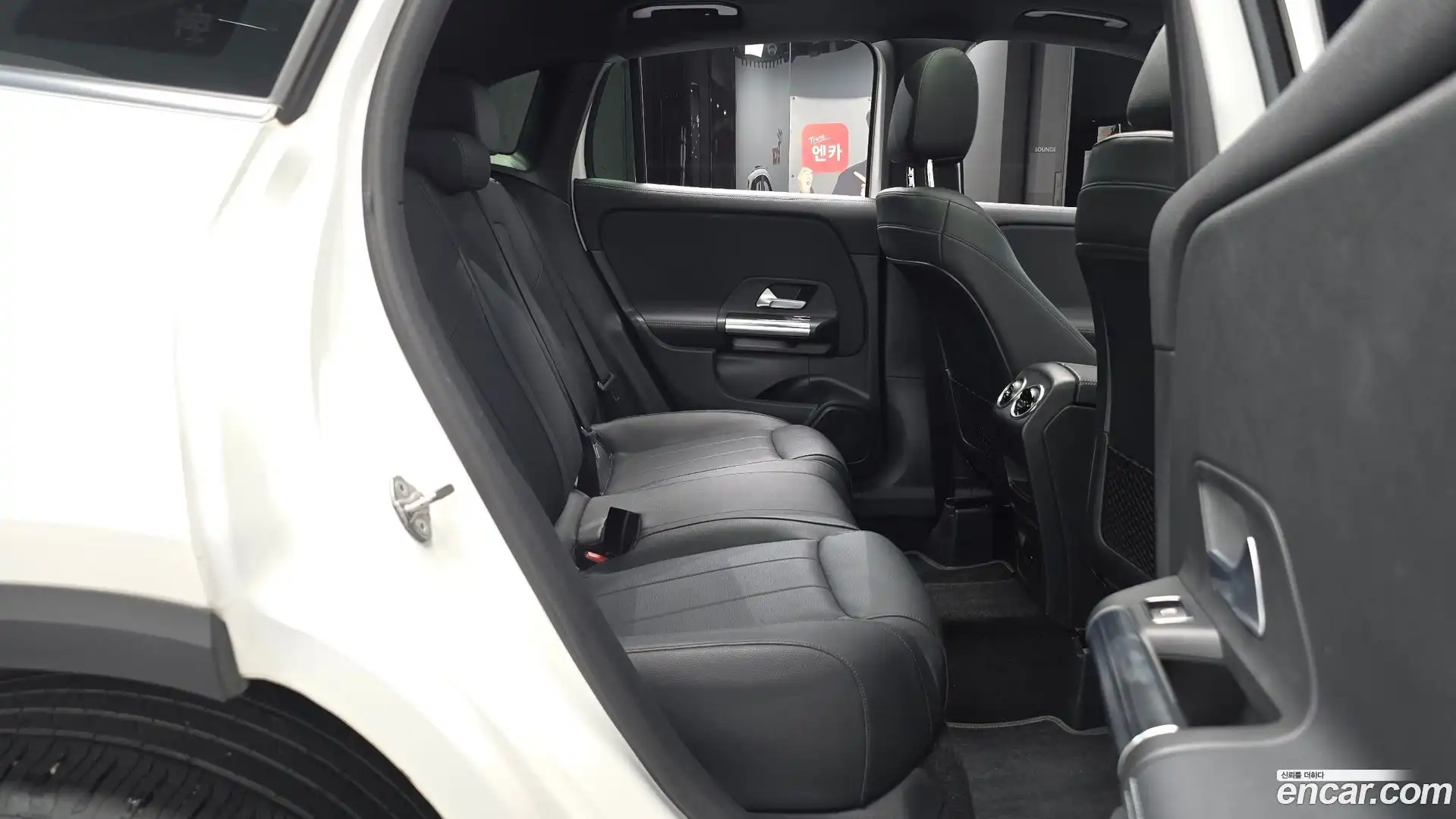 GLA-Class Mercedes-Benz 2021.6-OPTION-016