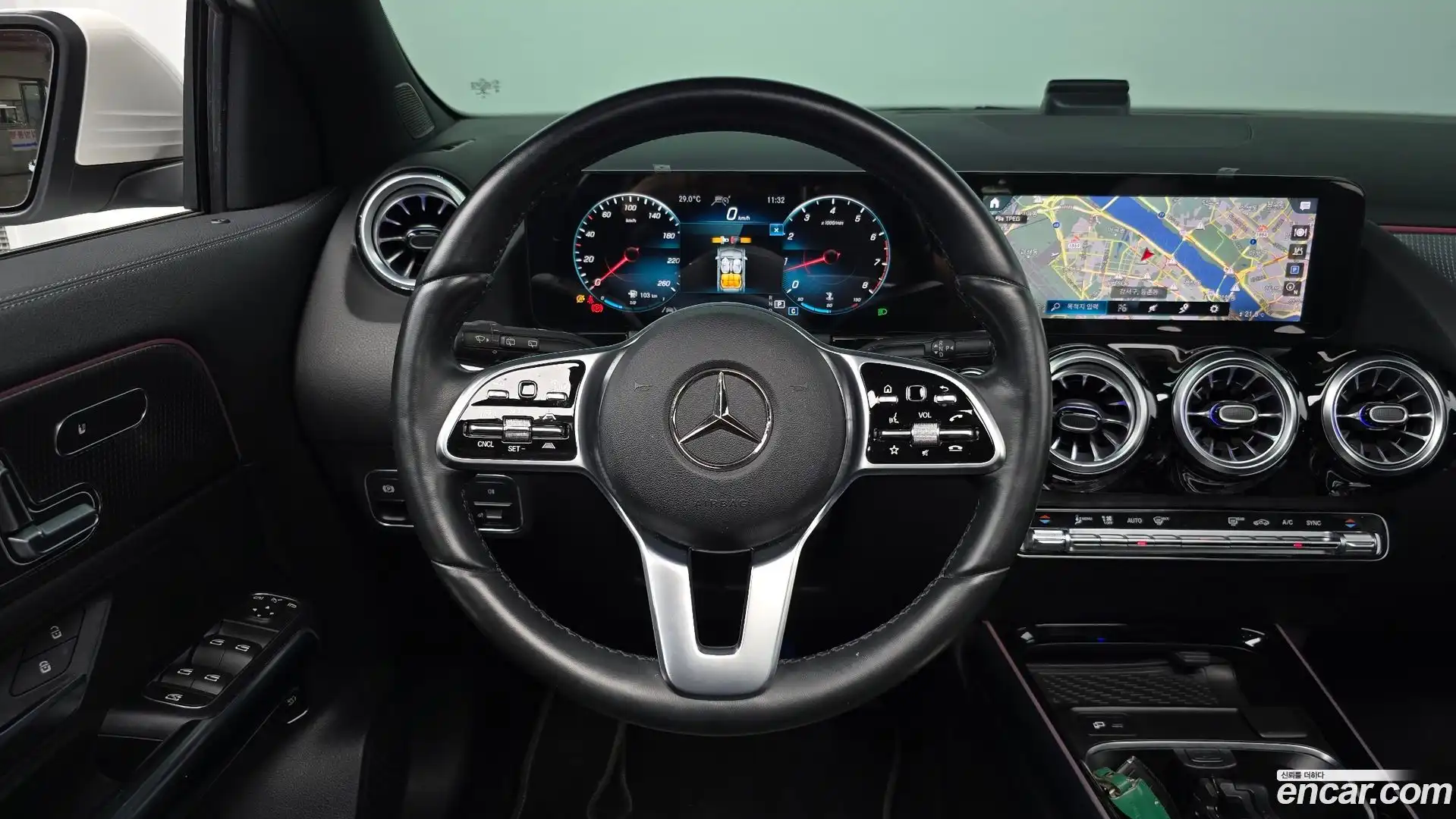GLA-Class Mercedes-Benz 2021.6-OPTION-017