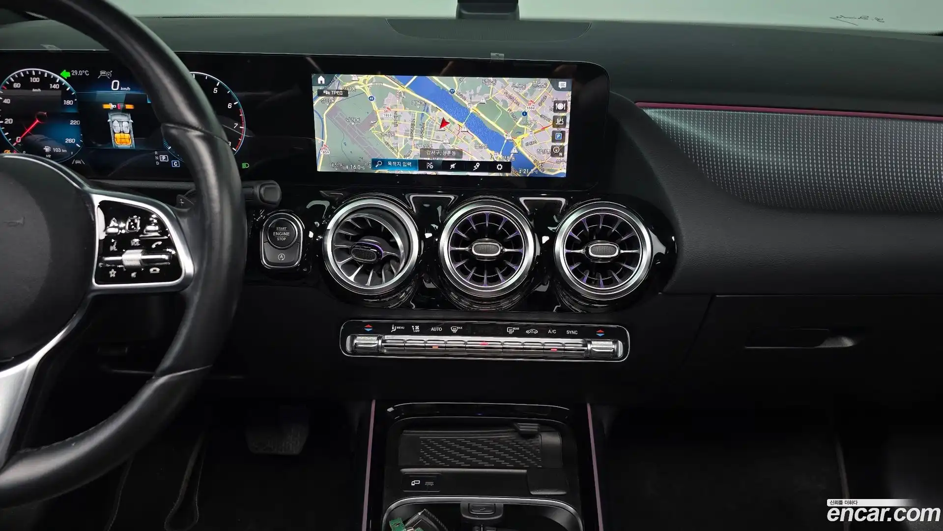 GLA-Class Mercedes-Benz 2021.6-OPTION-018