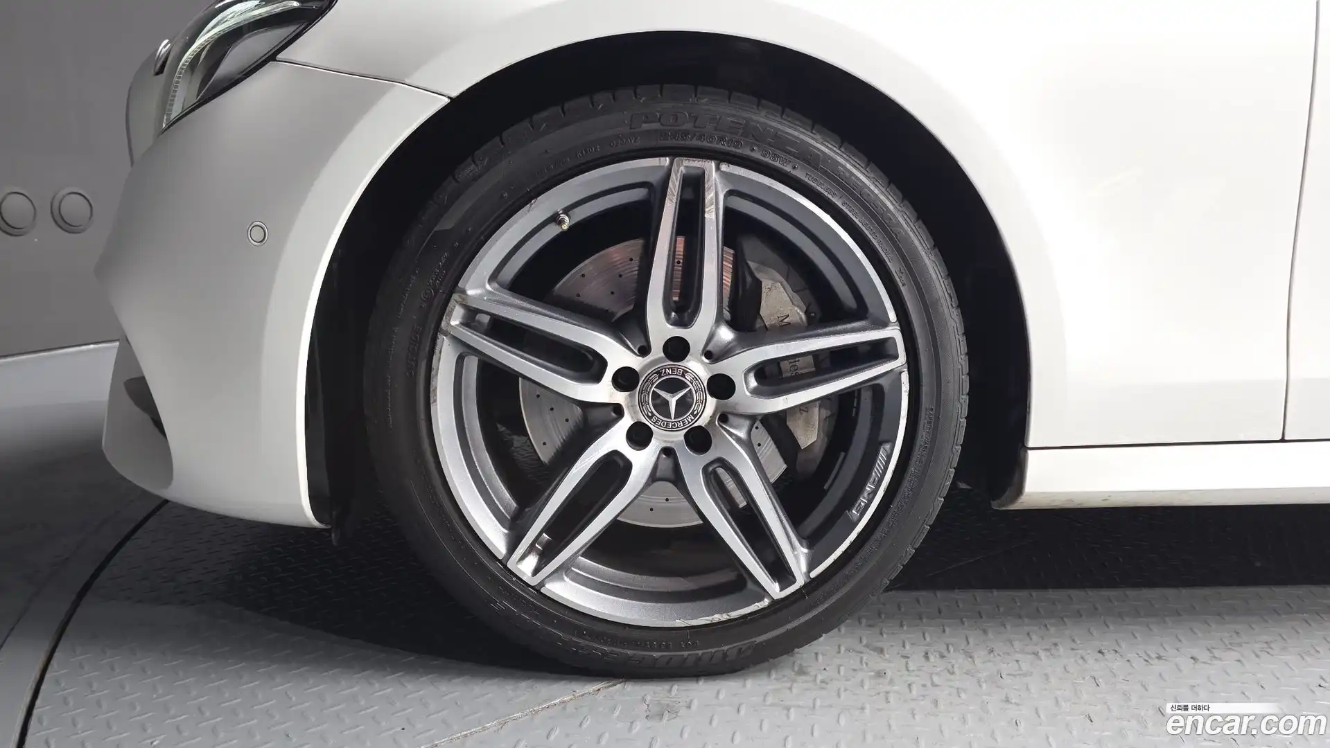E-Class Mercedes-Benz 2020.0-OUTER-005
