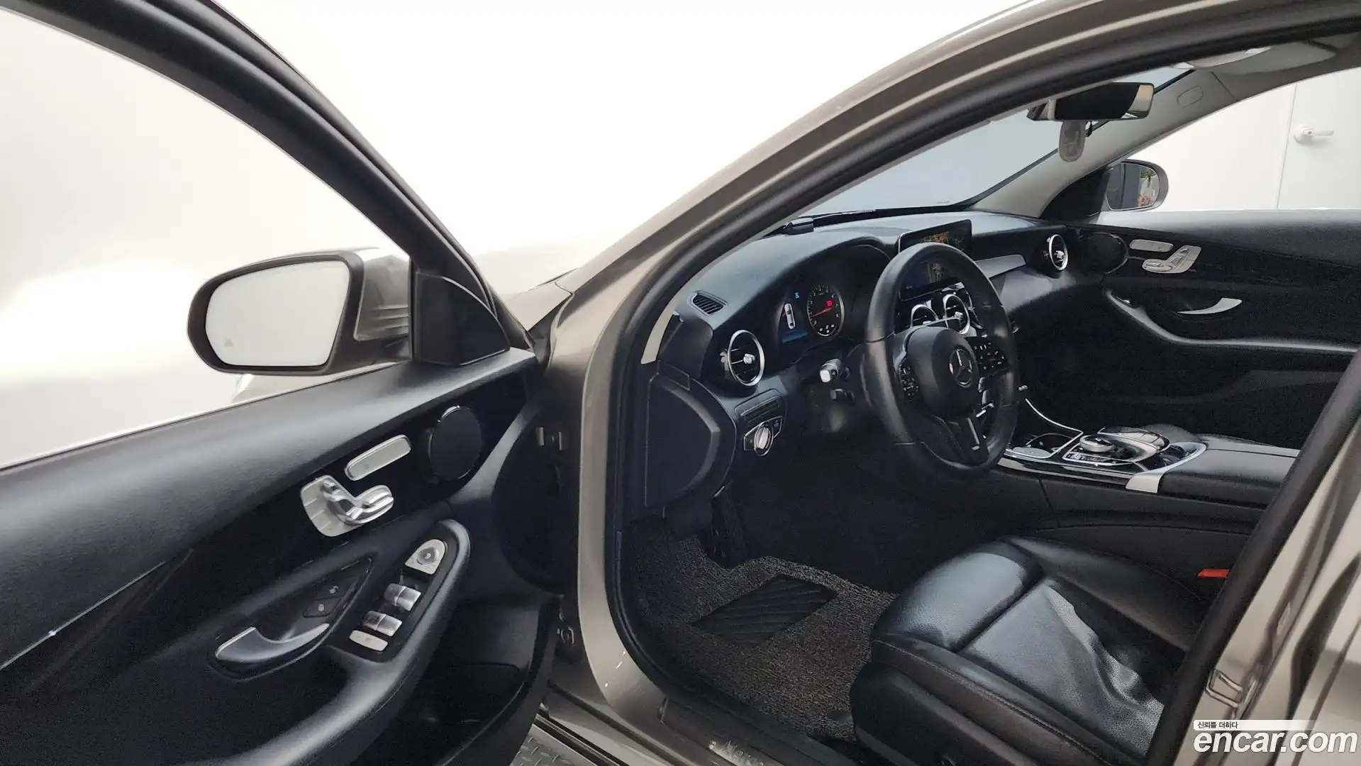 C-Class Mercedes-Benz 2019.11-INNER-010