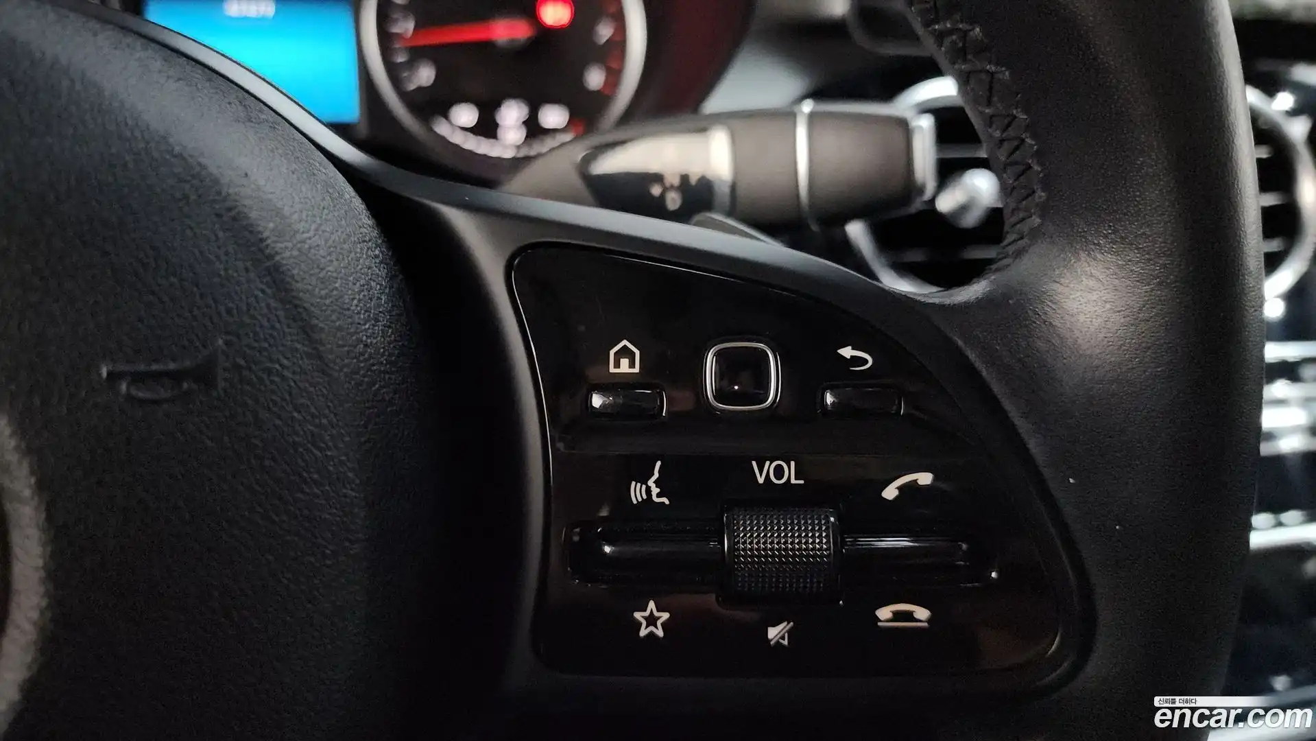 C-Class Mercedes-Benz 2019.11-OPTION-020