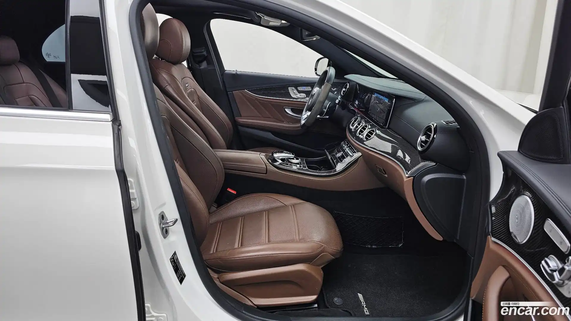 E-Class Mercedes-Benz 2019.11-OPTION-015