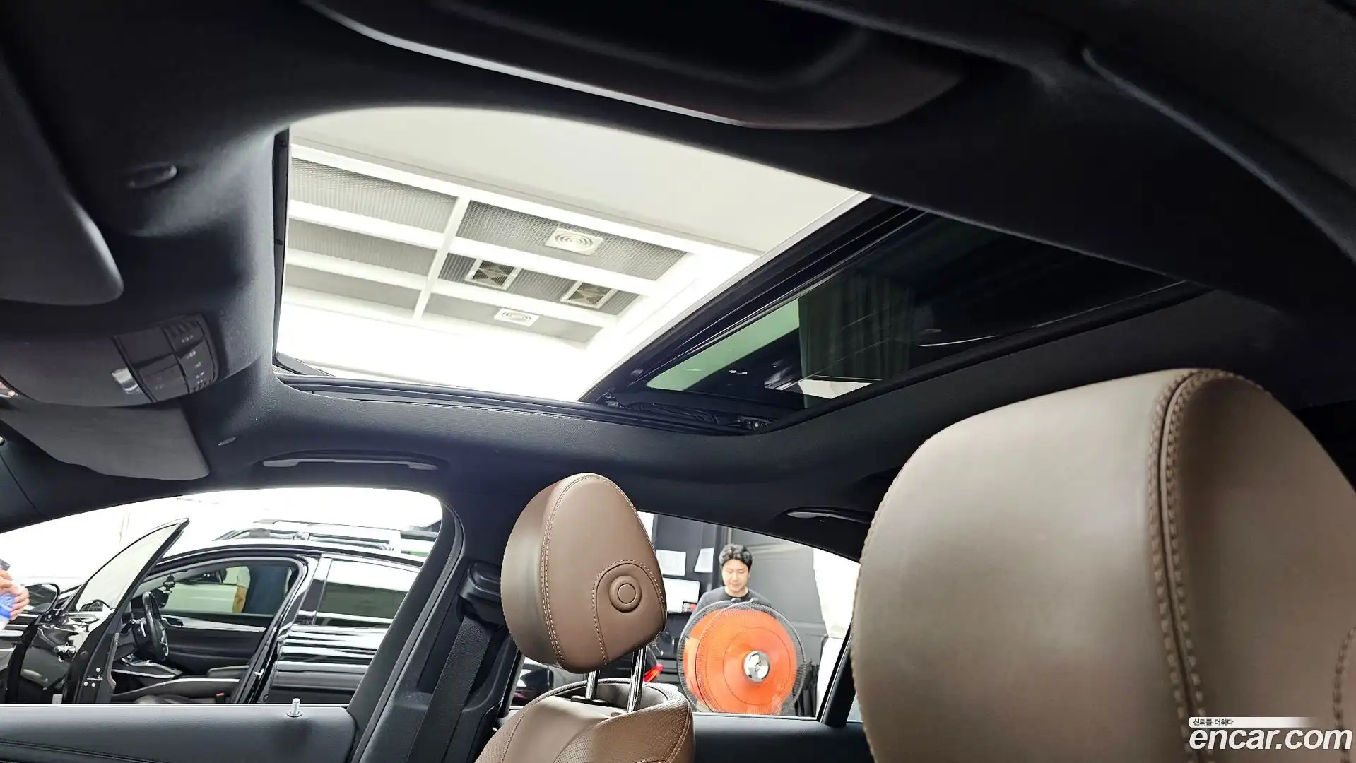 E-Class Mercedes-Benz 2019.11-OPTION-023