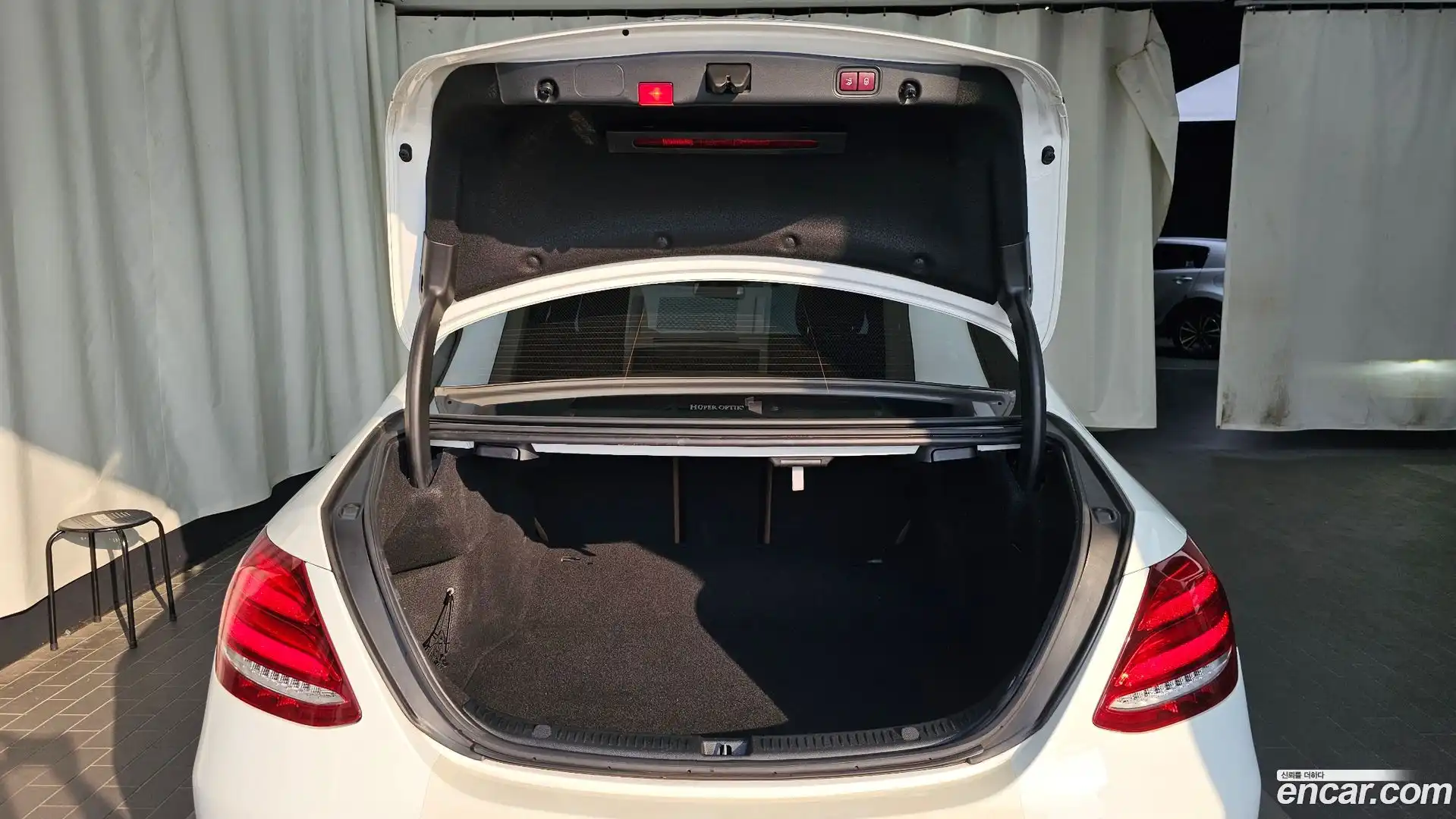 E-Class Mercedes-Benz 2019.11-OPTION-024