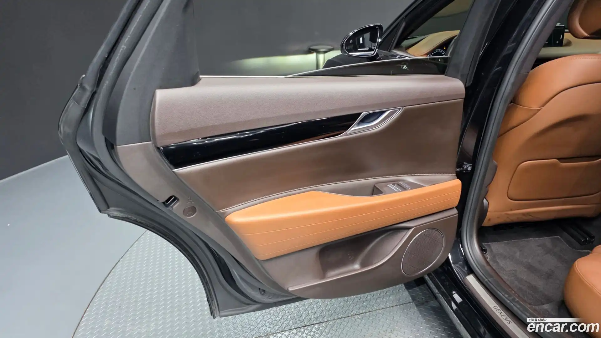 G80 Genesis 2022.3-INNER-035