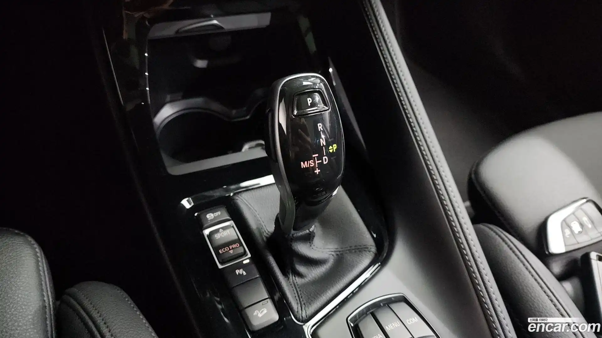 X2 (F39) BMW 2020.9-INNER-009