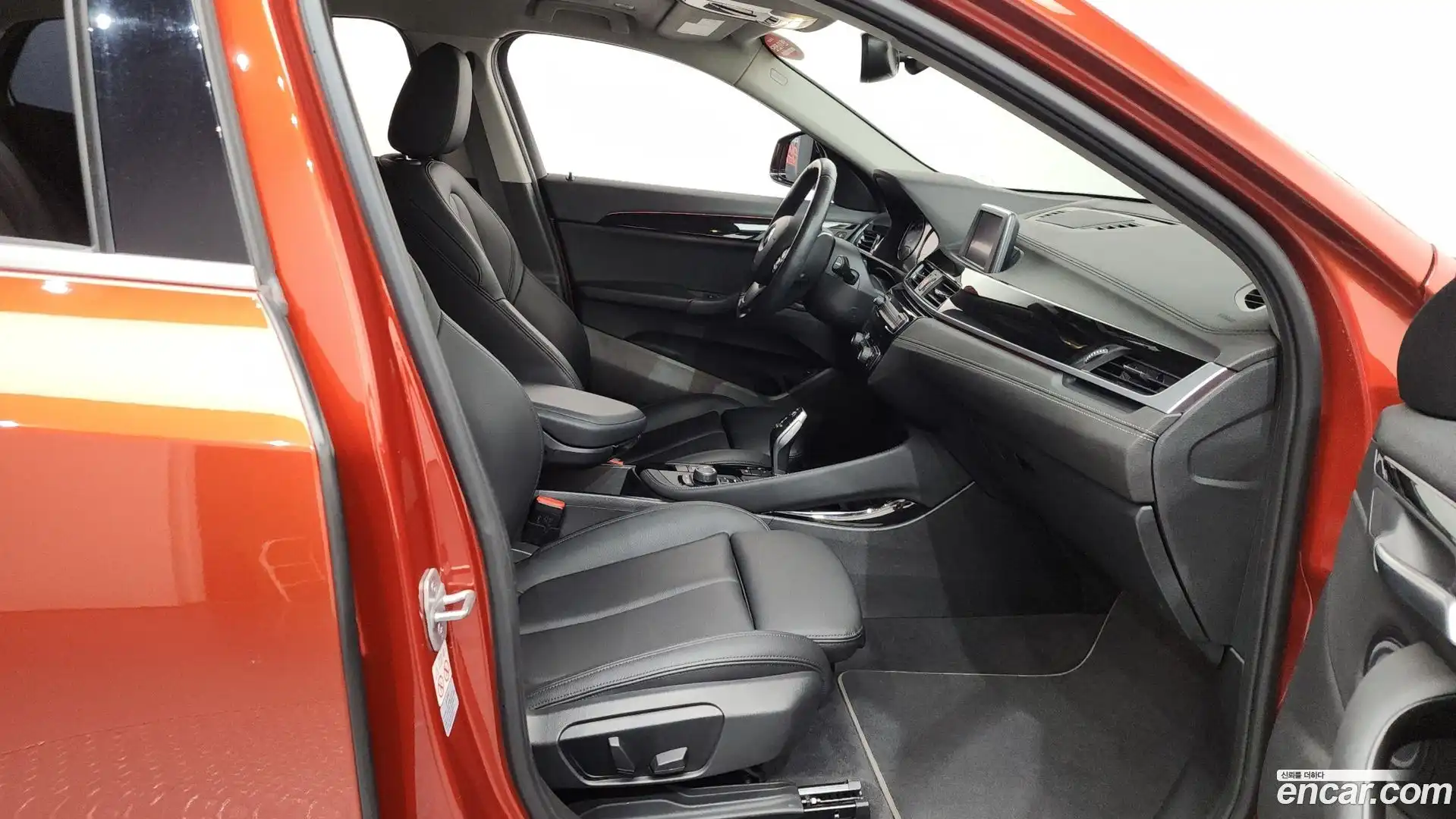 X2 (F39) BMW 2020.9-INNER-036