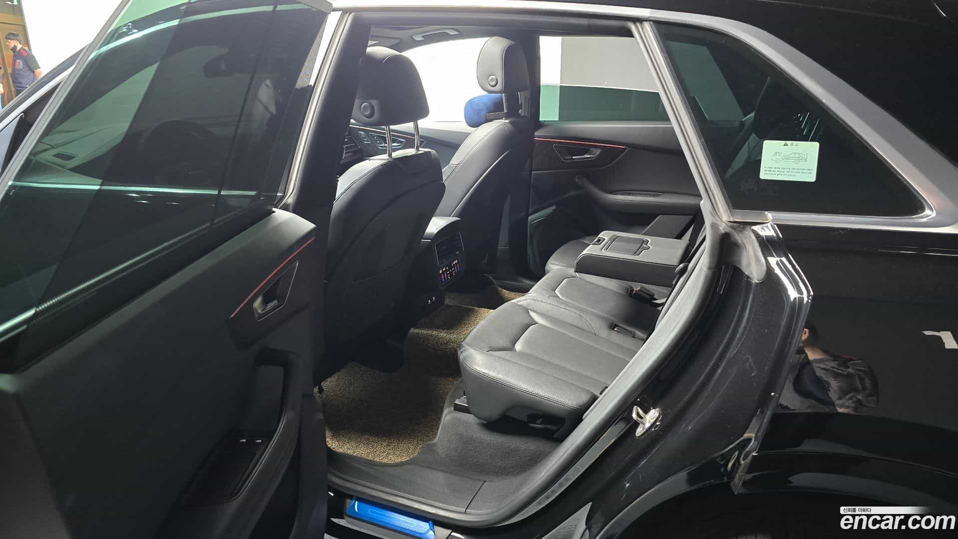 Q8 Audi 2021.11-OPTION-015