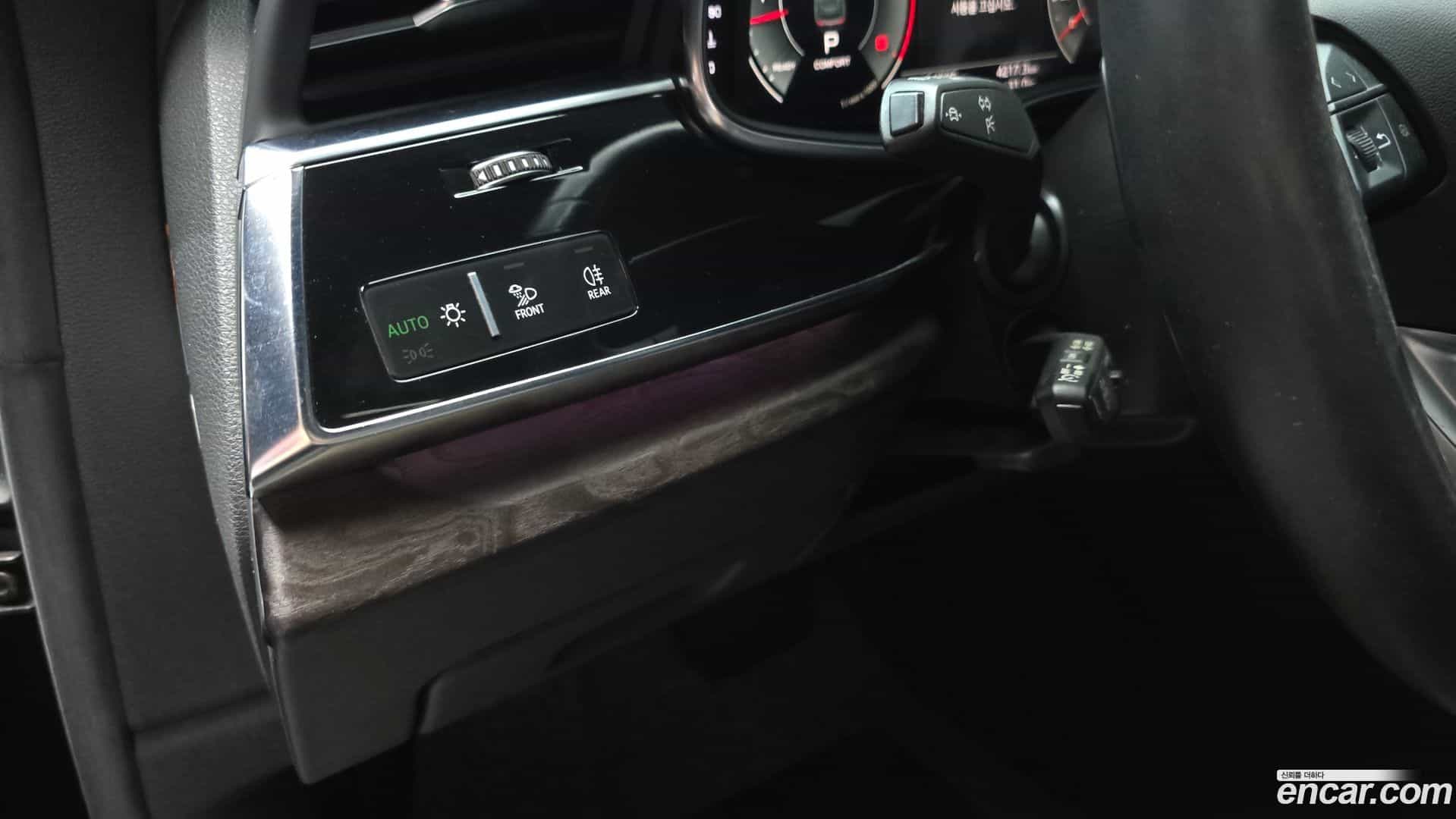 Q8 Audi 2021.11-OPTION-018