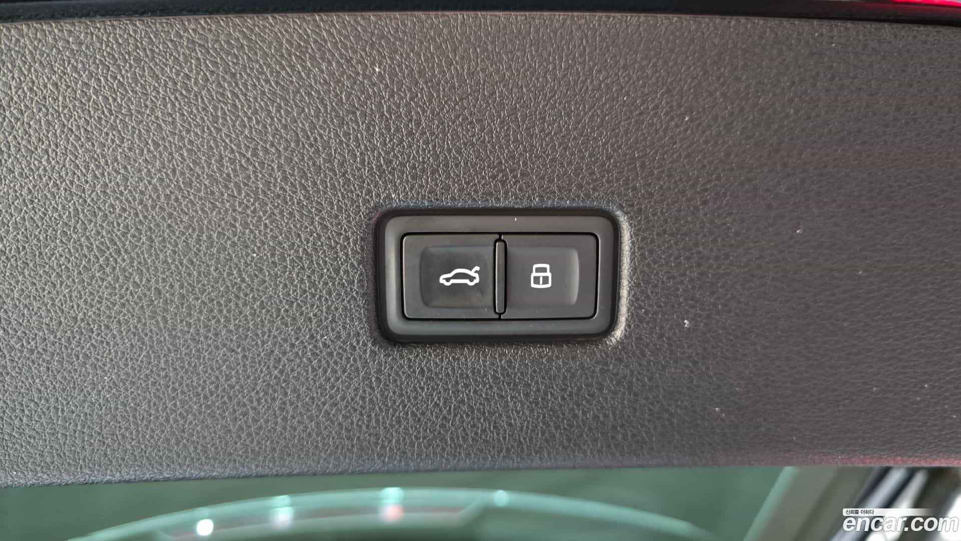 Q8 Audi 2021.11-OPTION-024