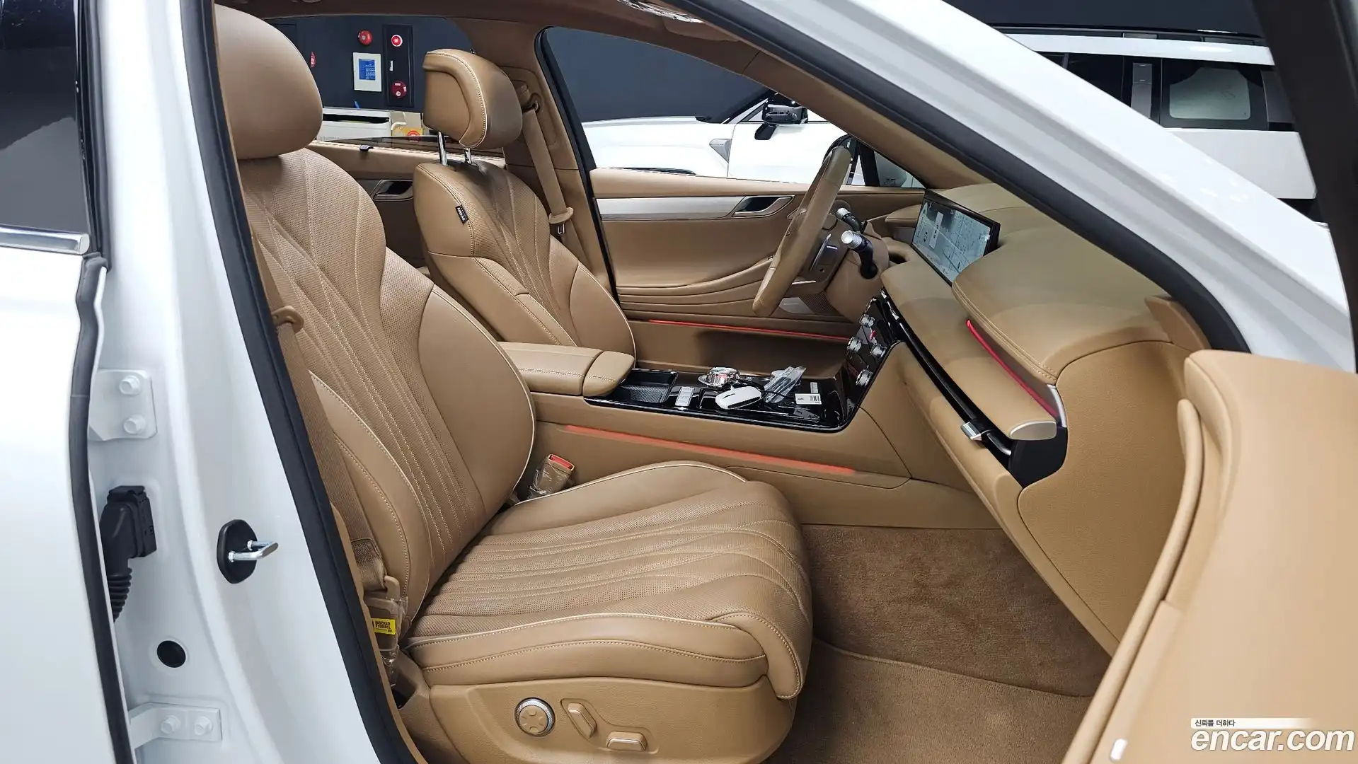 G80 Genesis 2024.0-INNER-036