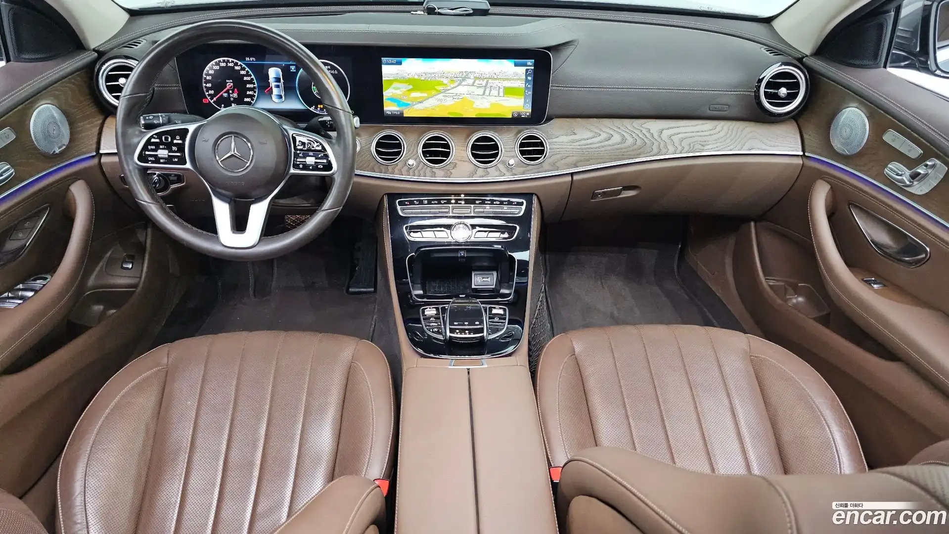 E-Class Mercedes-Benz 2019.5-INNER-007