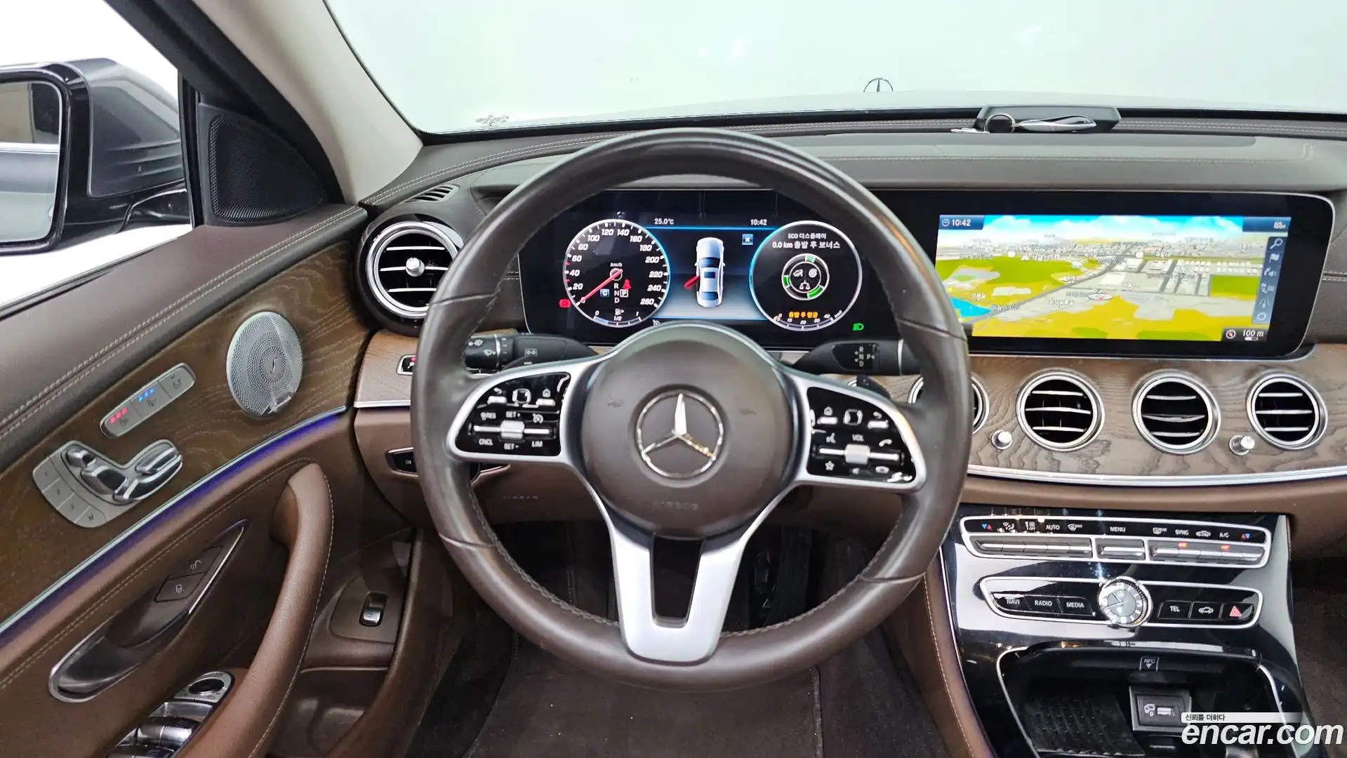 E-Class Mercedes-Benz 2019.5-OPTION-017
