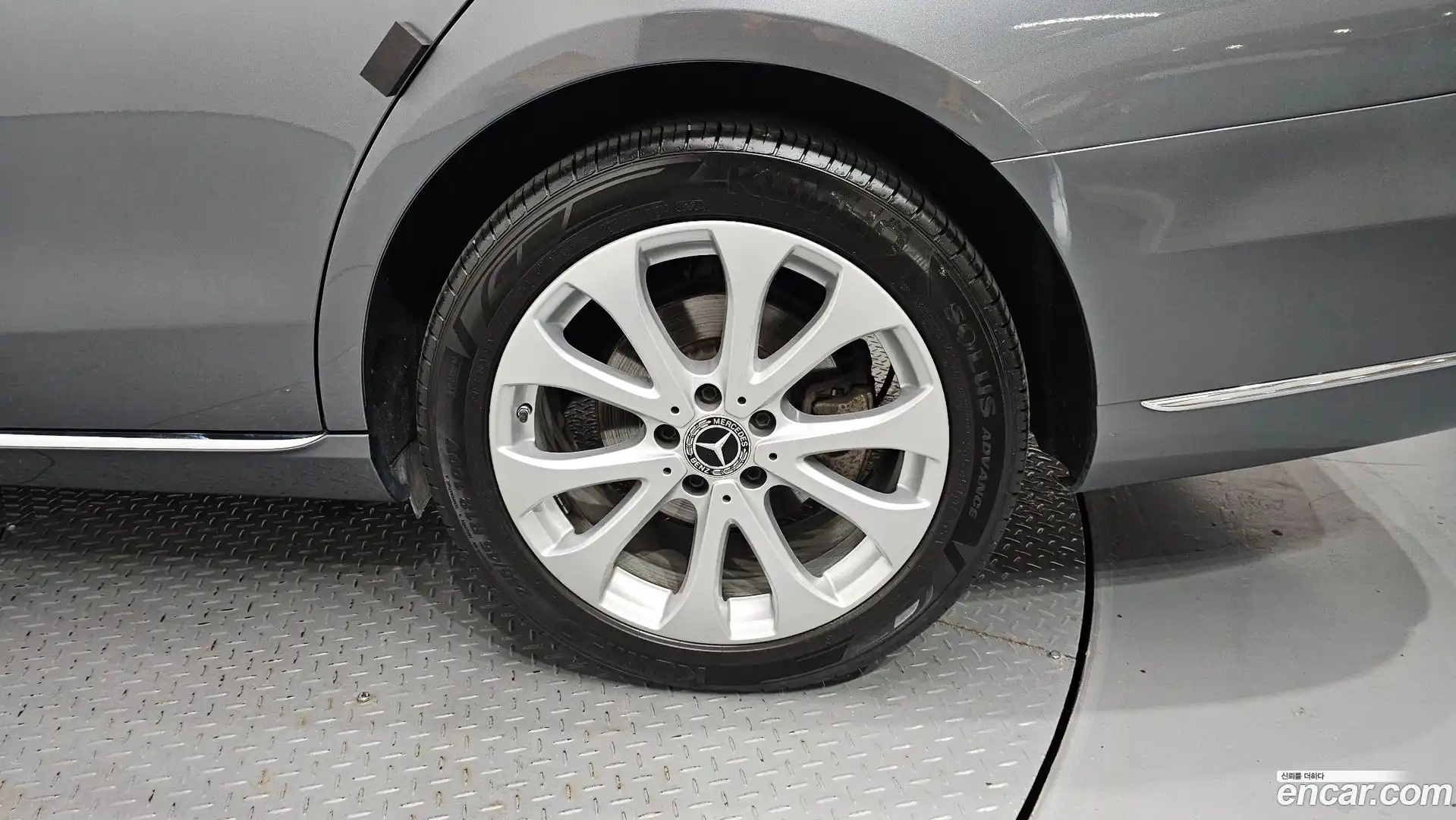 E-Class Mercedes-Benz 2019.5-OUTER-031