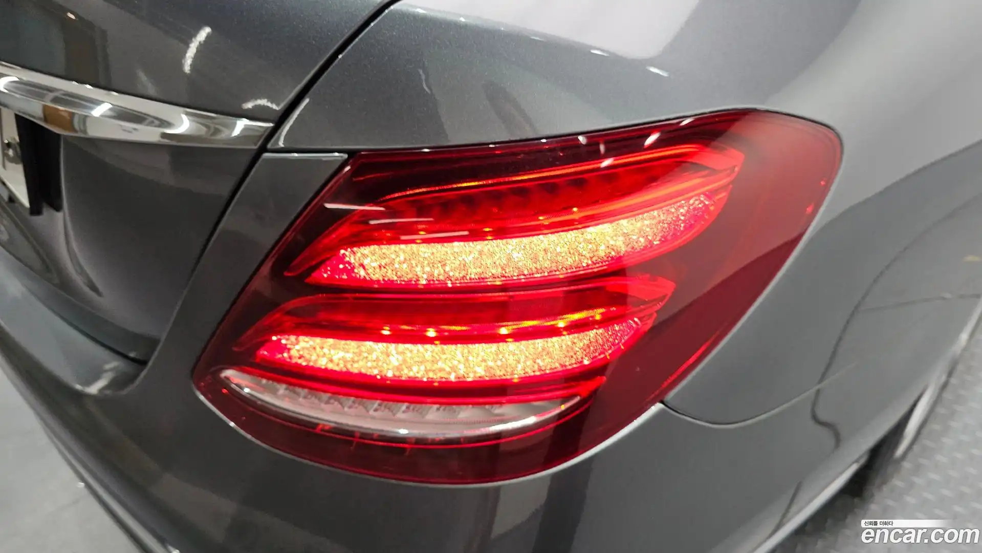 E-Class Mercedes-Benz 2019.5-OUTER-033