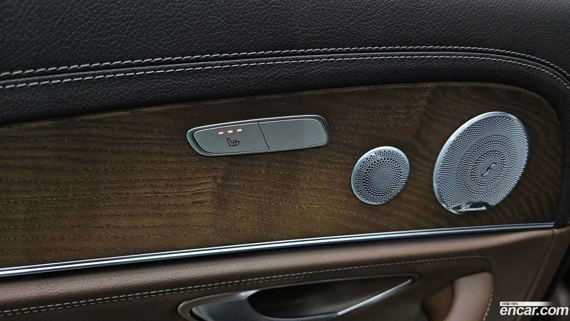 E-Class Mercedes-Benz 2019.5-OPTION-041