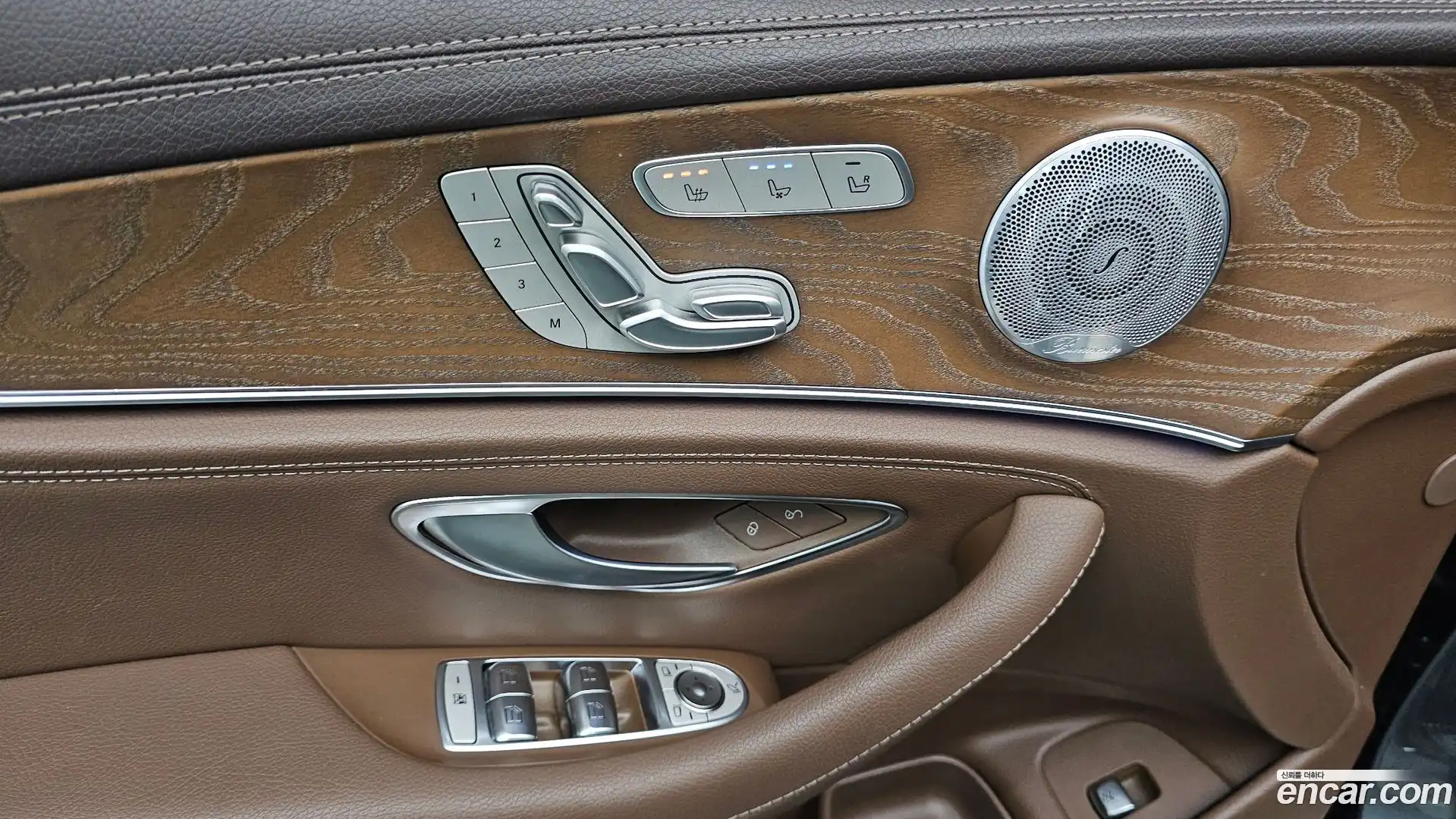E-Class Mercedes-Benz 2019.5-OPTION-043