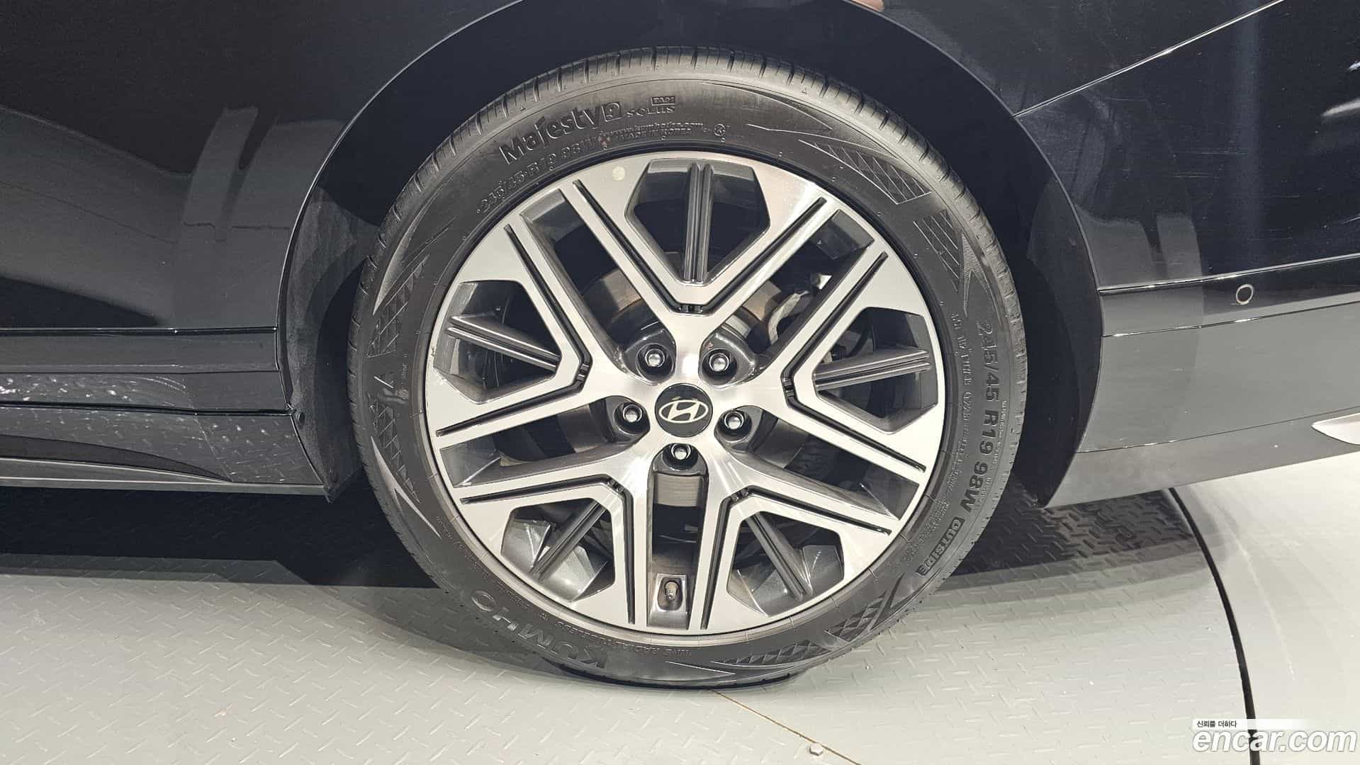 Grandeur Hyundai 2023.4-OUTER-031