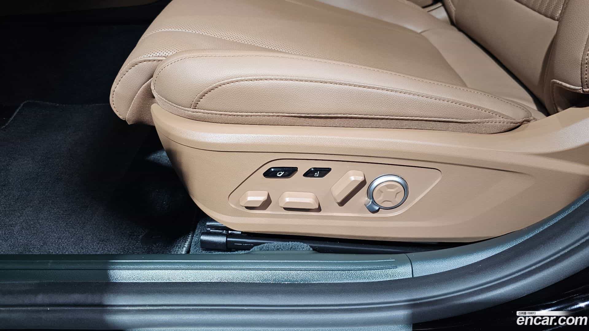 Grandeur Hyundai 2023.4-OPTION-045