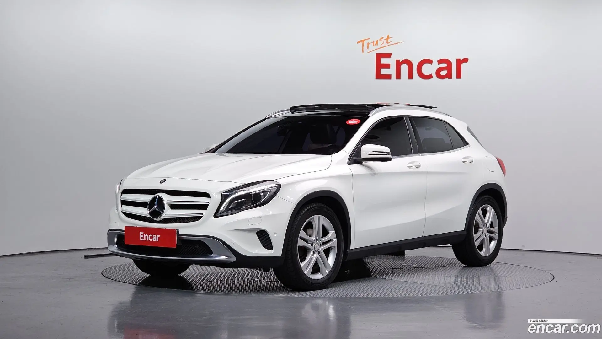 Main__Slider__Photo:GLA-Class Mercedes-Benz 2016.7-0