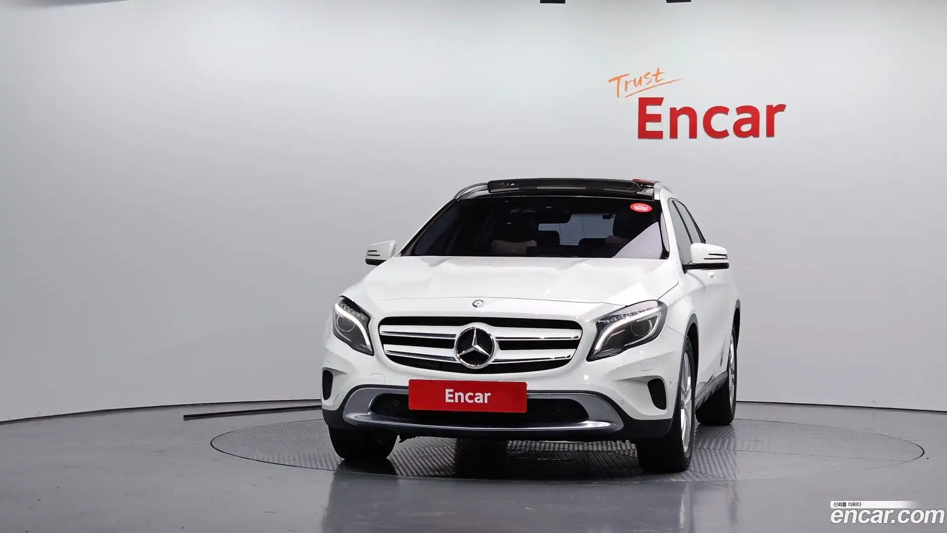 GLA-Class Mercedes-Benz 2016.7-OUTER-003