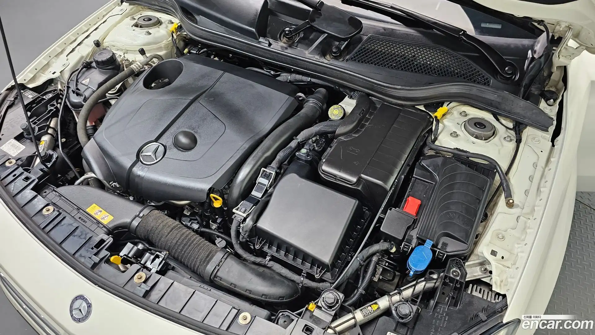 GLA-Class Mercedes-Benz 2016.7-OUTER-006