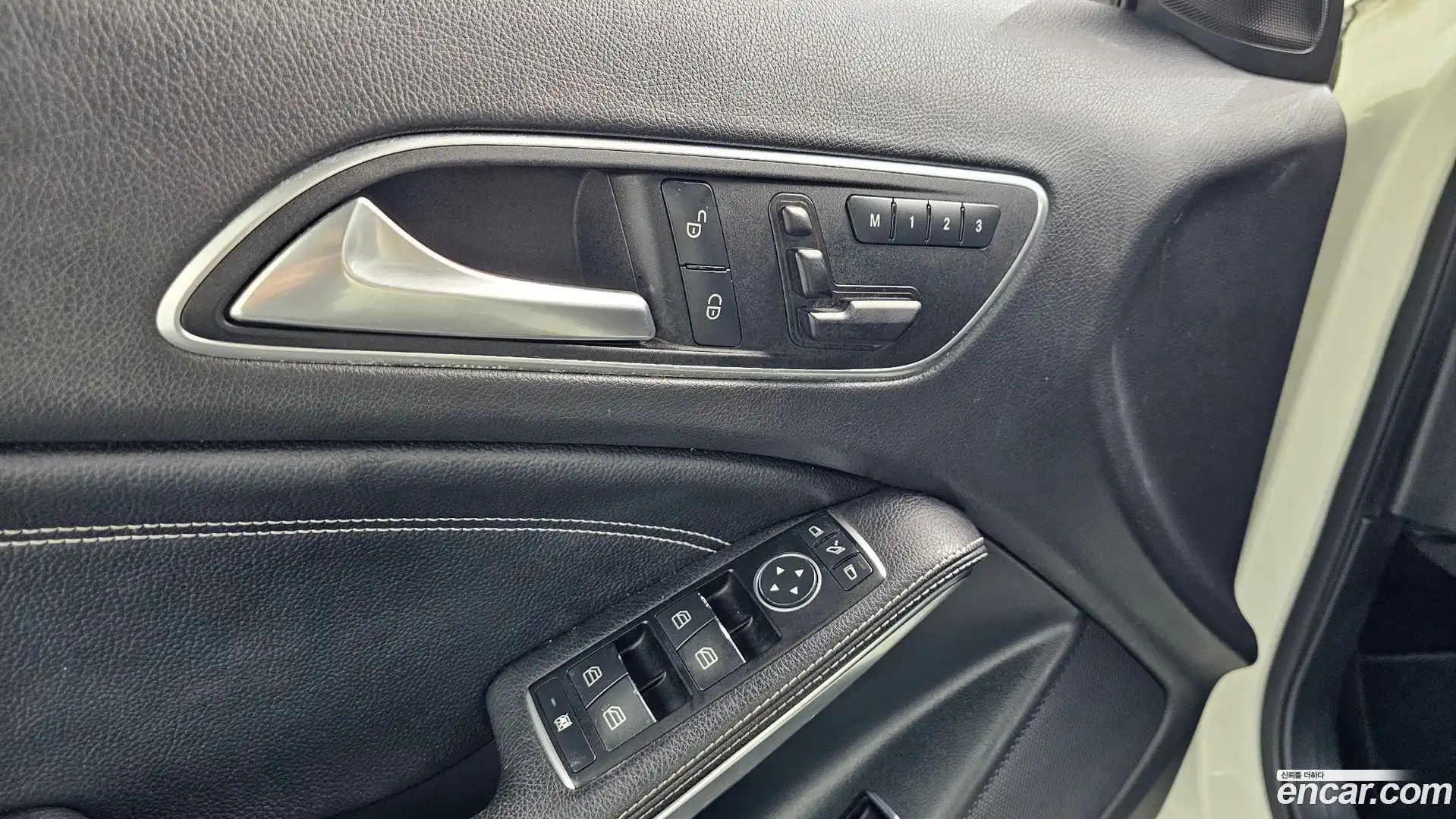 GLA-Class Mercedes-Benz 2016.7-OPTION-017