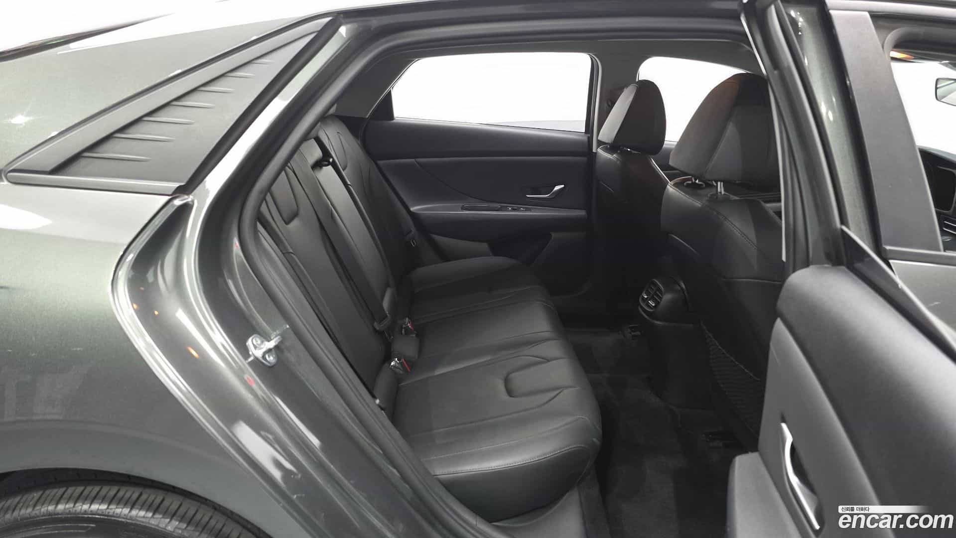 AVANTE Hyundai 2020.10-OPTION-015