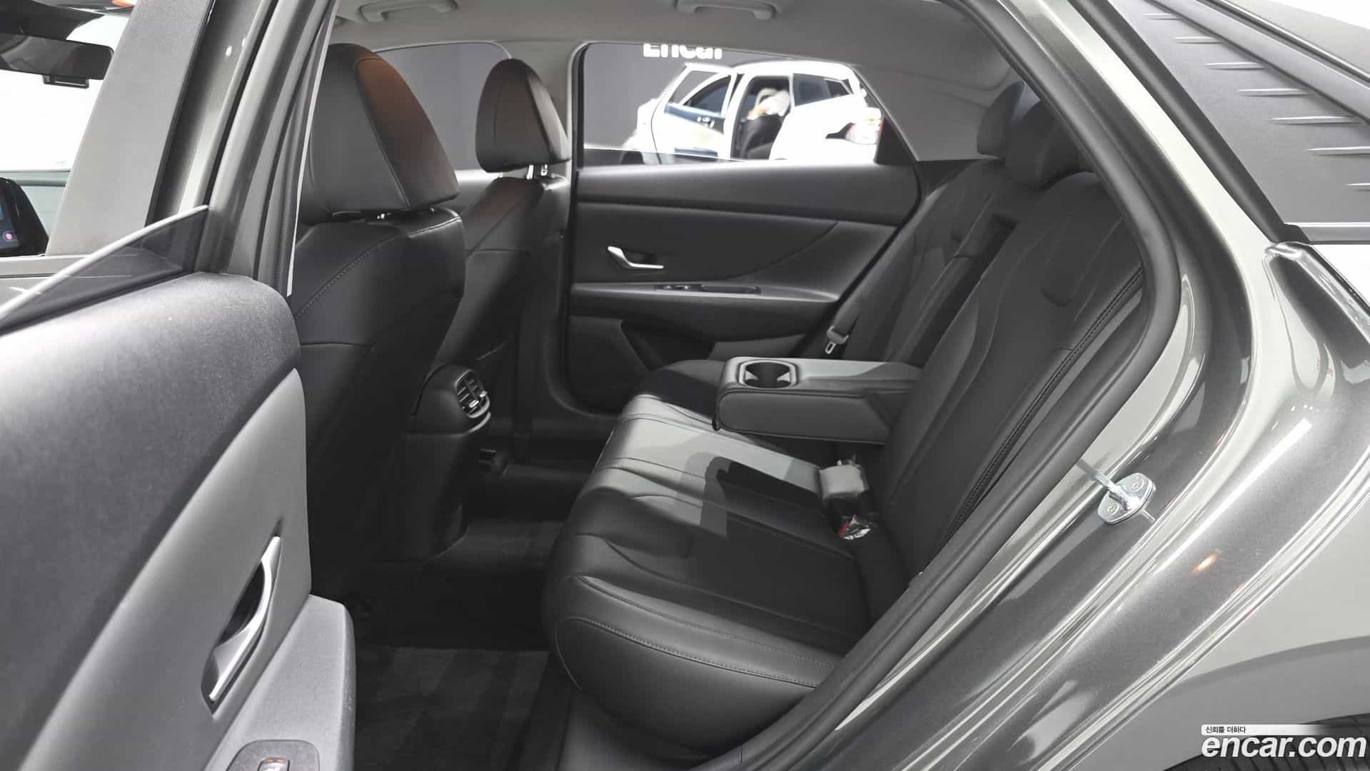 AVANTE Hyundai 2020.10-OPTION-016