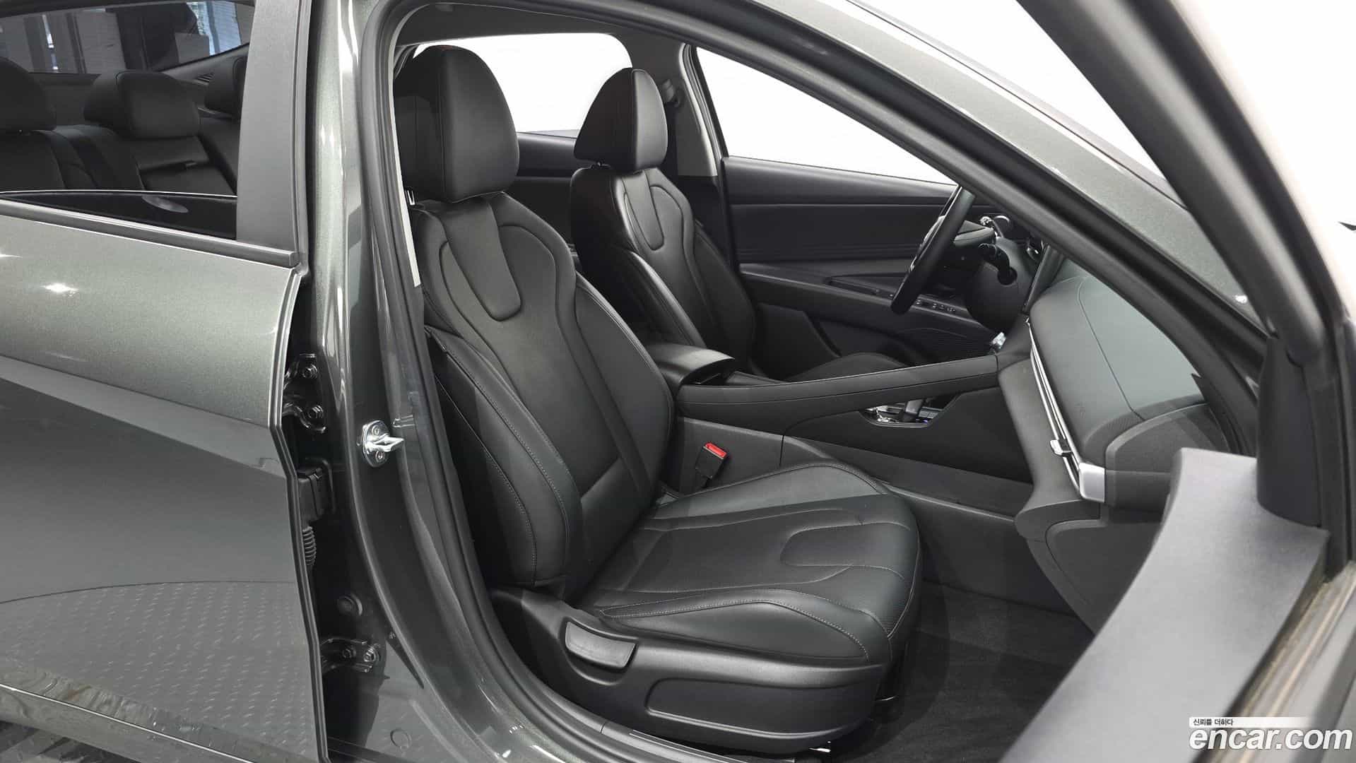 AVANTE Hyundai 2020.10-INNER-036