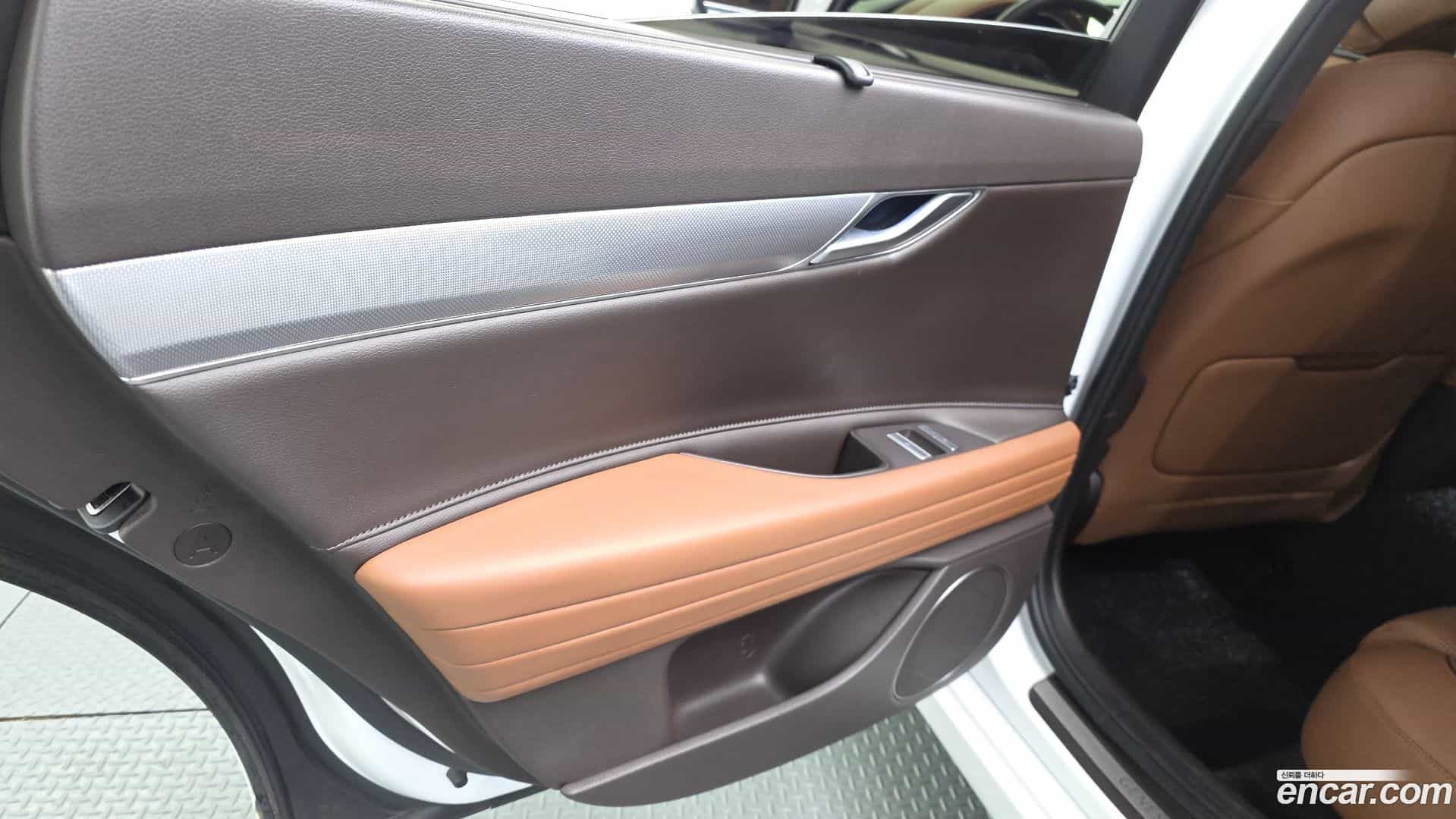 G80 Genesis 2021.10-INNER-035
