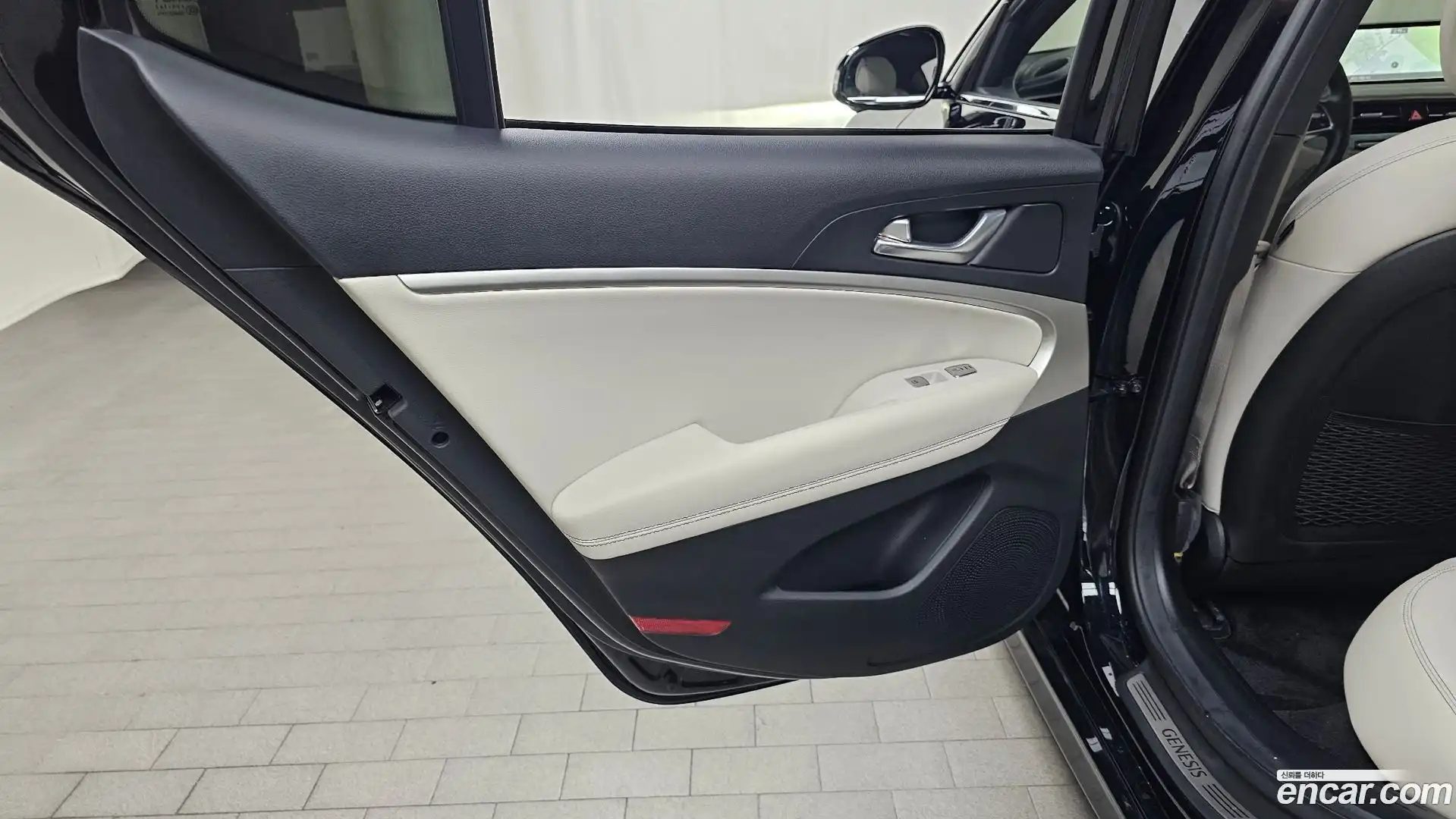 G70 Genesis 2024.11-INNER-035