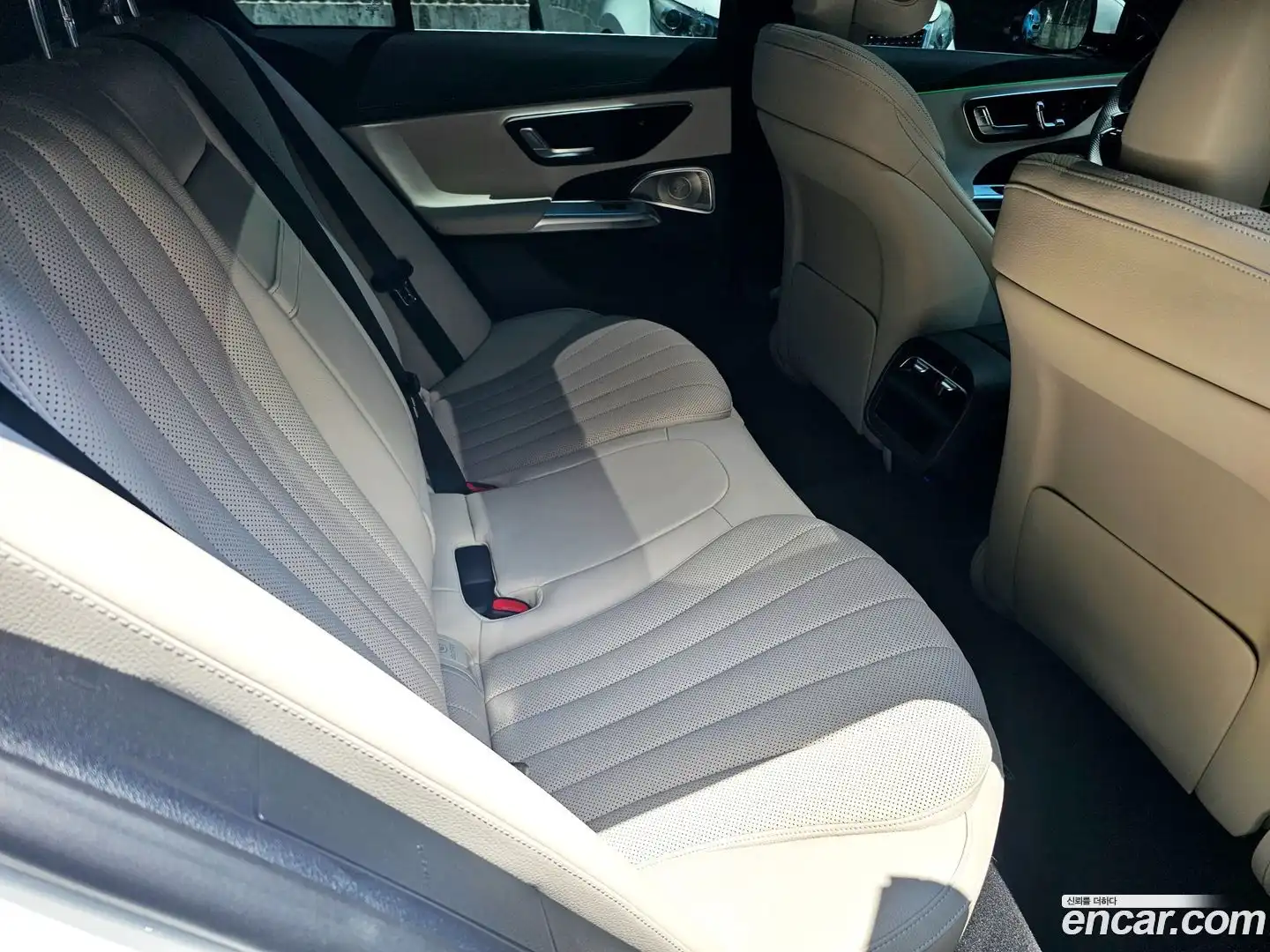 E-Class Mercedes-Benz 2025.4-OPTION-021