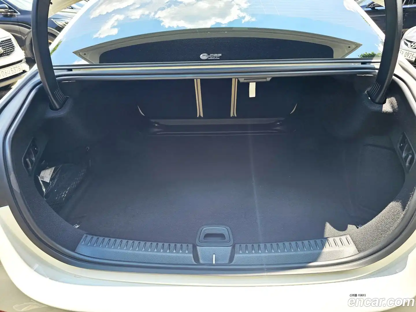 E-Class Mercedes-Benz 2025.4-OPTION-022