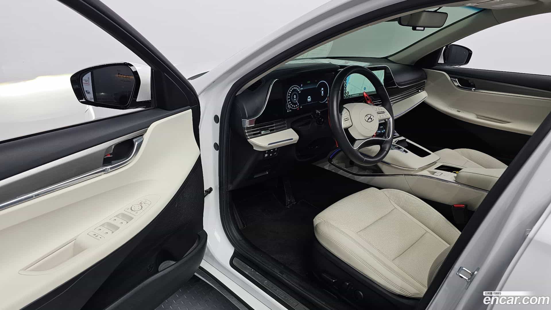 Grandeur Hyundai 2022.5-OPTION-015