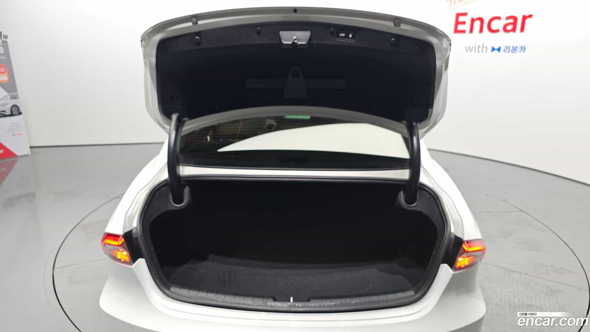 Grandeur Hyundai 2022.5-OPTION-024